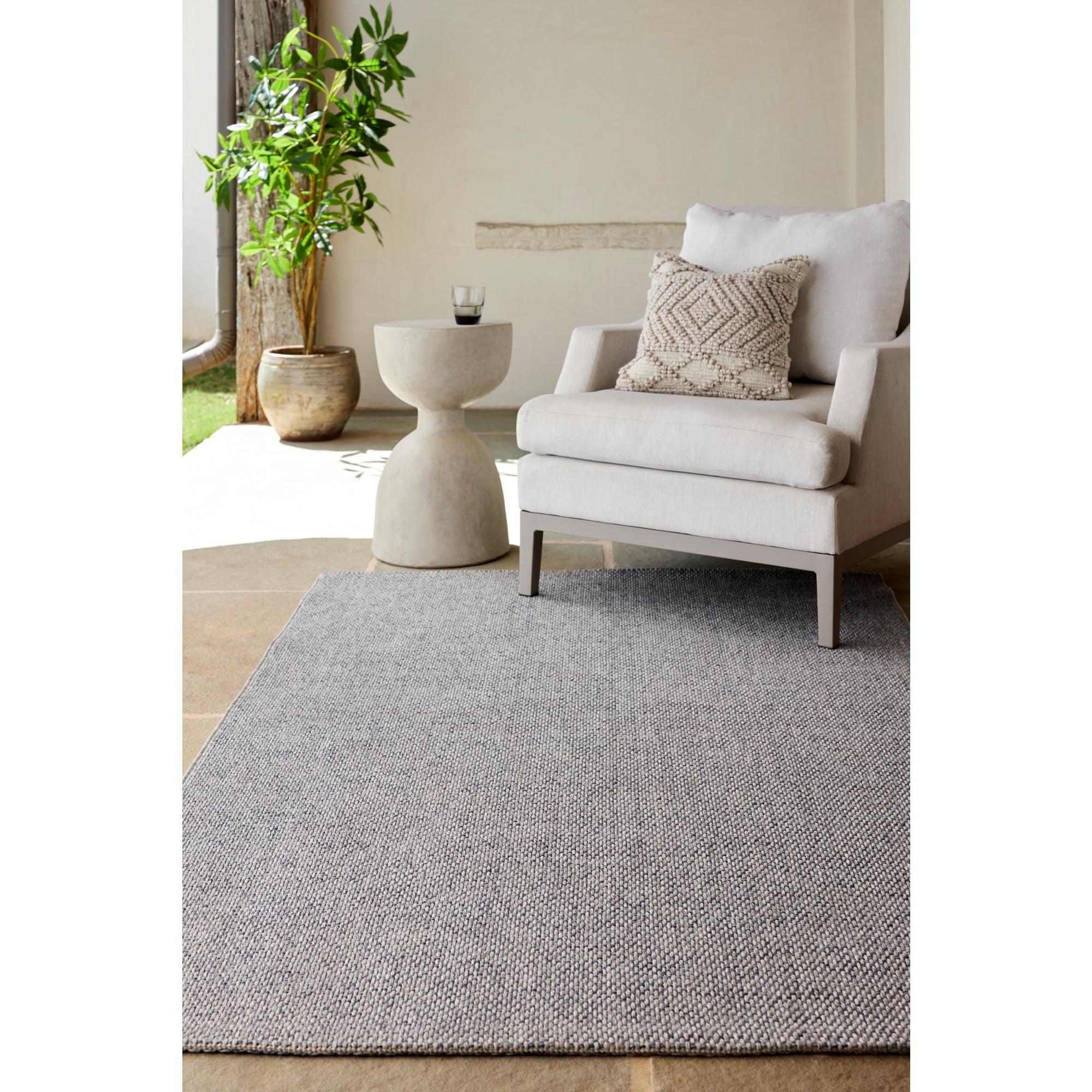 Gray Flat Woven Synthetic Indoor/Outdoor Rug 5'1" x 7'