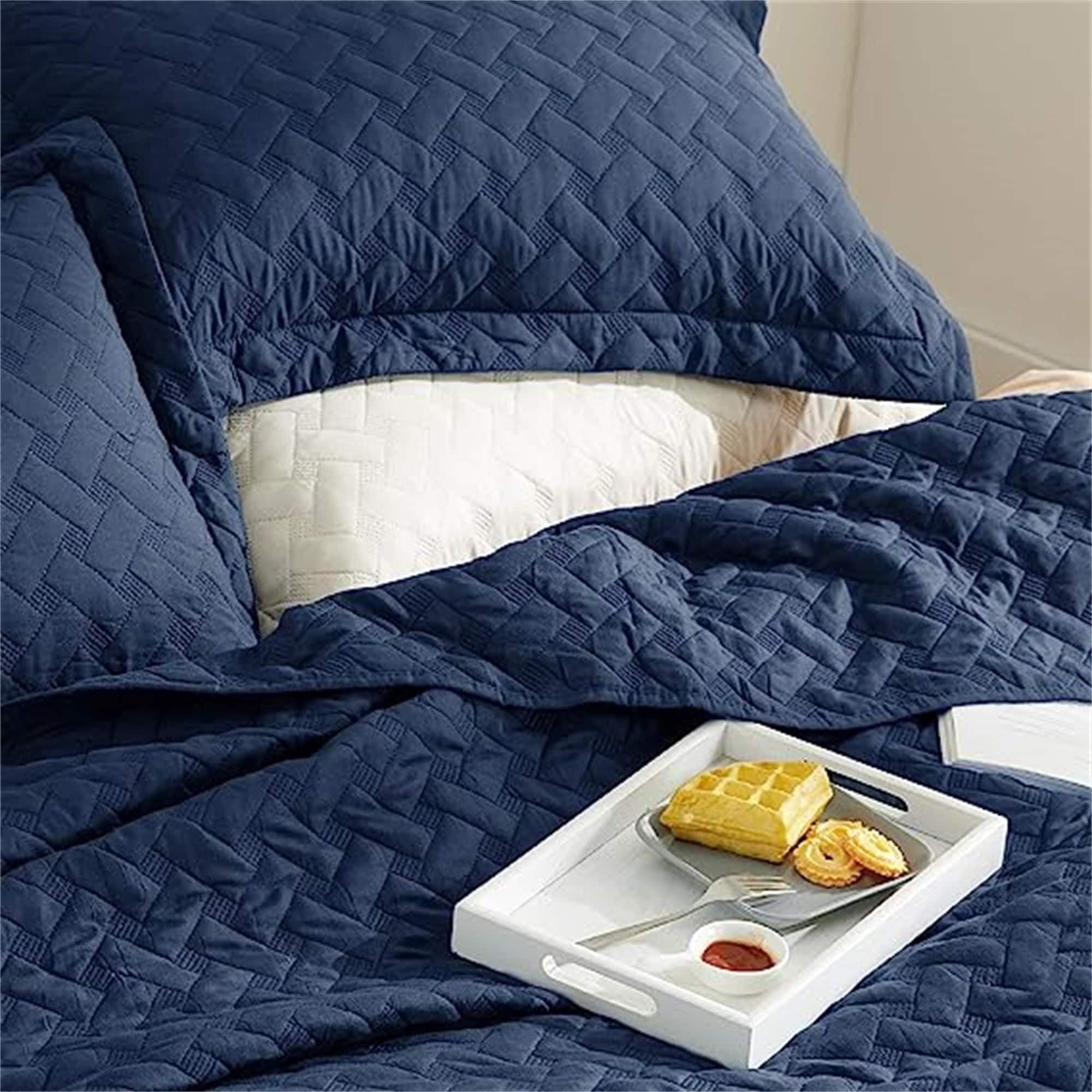 Navy Blue Twin Microfiber Quilt Set with Pillow Sham