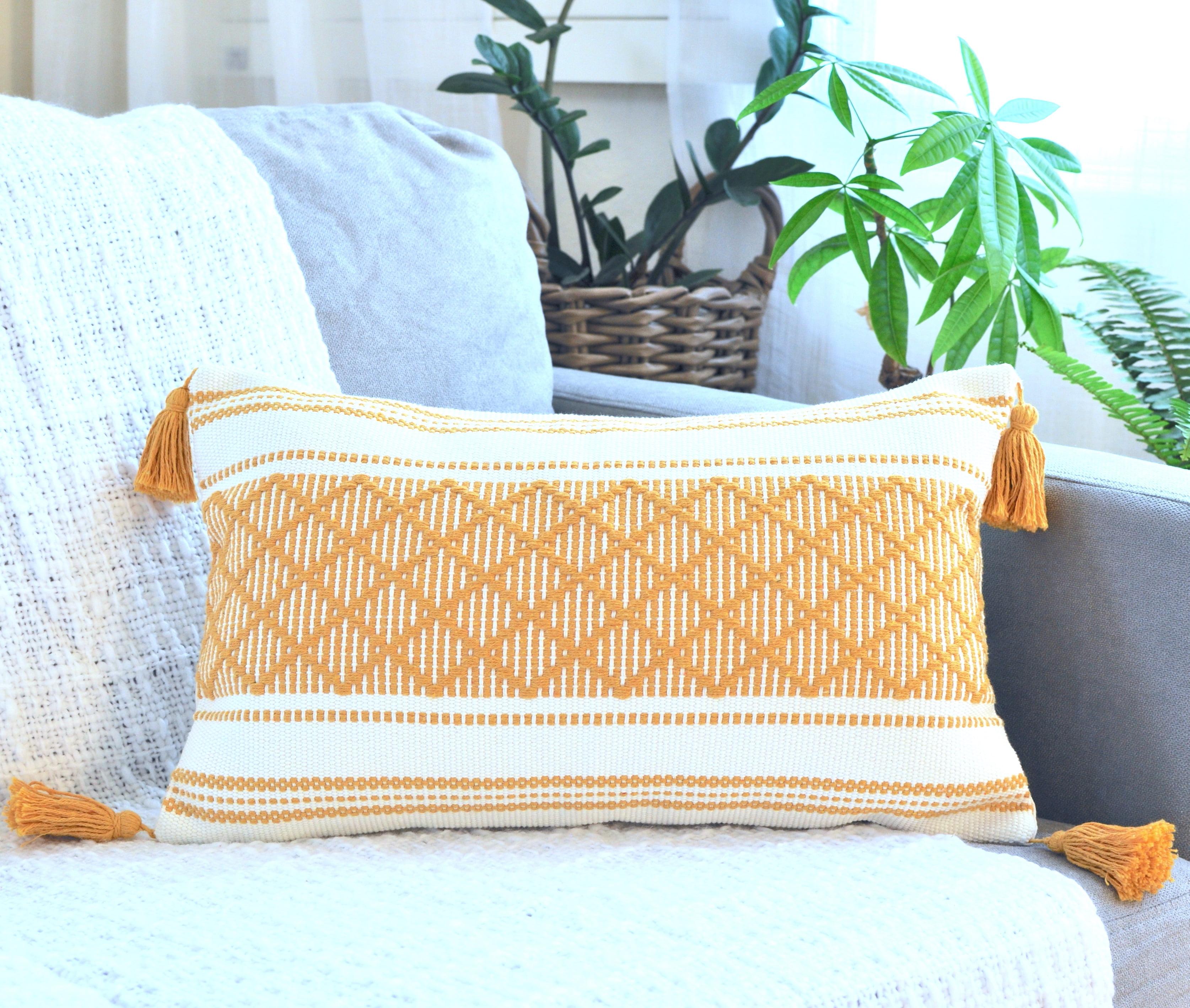 Oveesha Boho Lumbar Pillow Covers With Tassels, Outdoor/ Indoor Cotton Woven Rectangular Pillowcases (Set of 2)