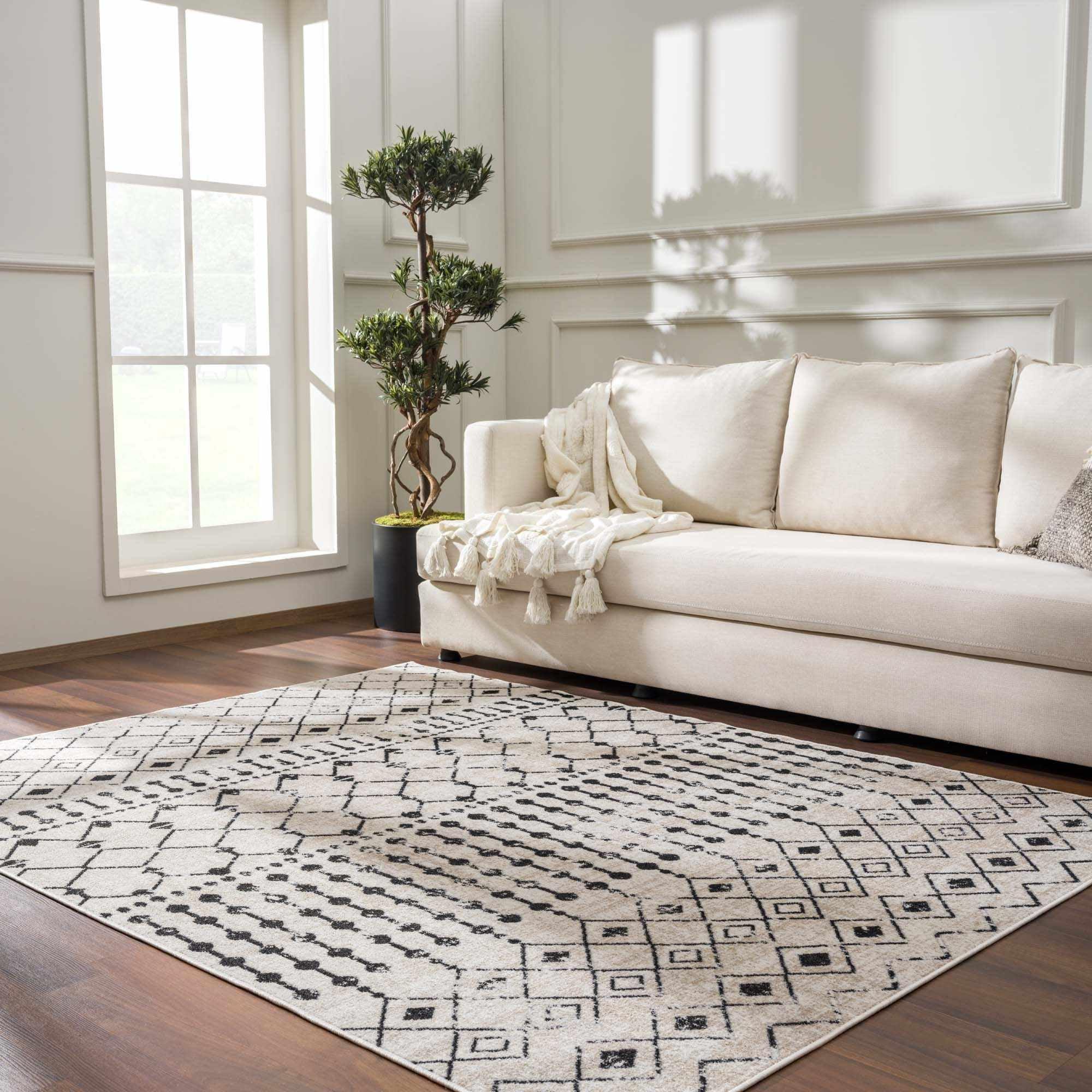 Hauteloom Round Area Rug   Black