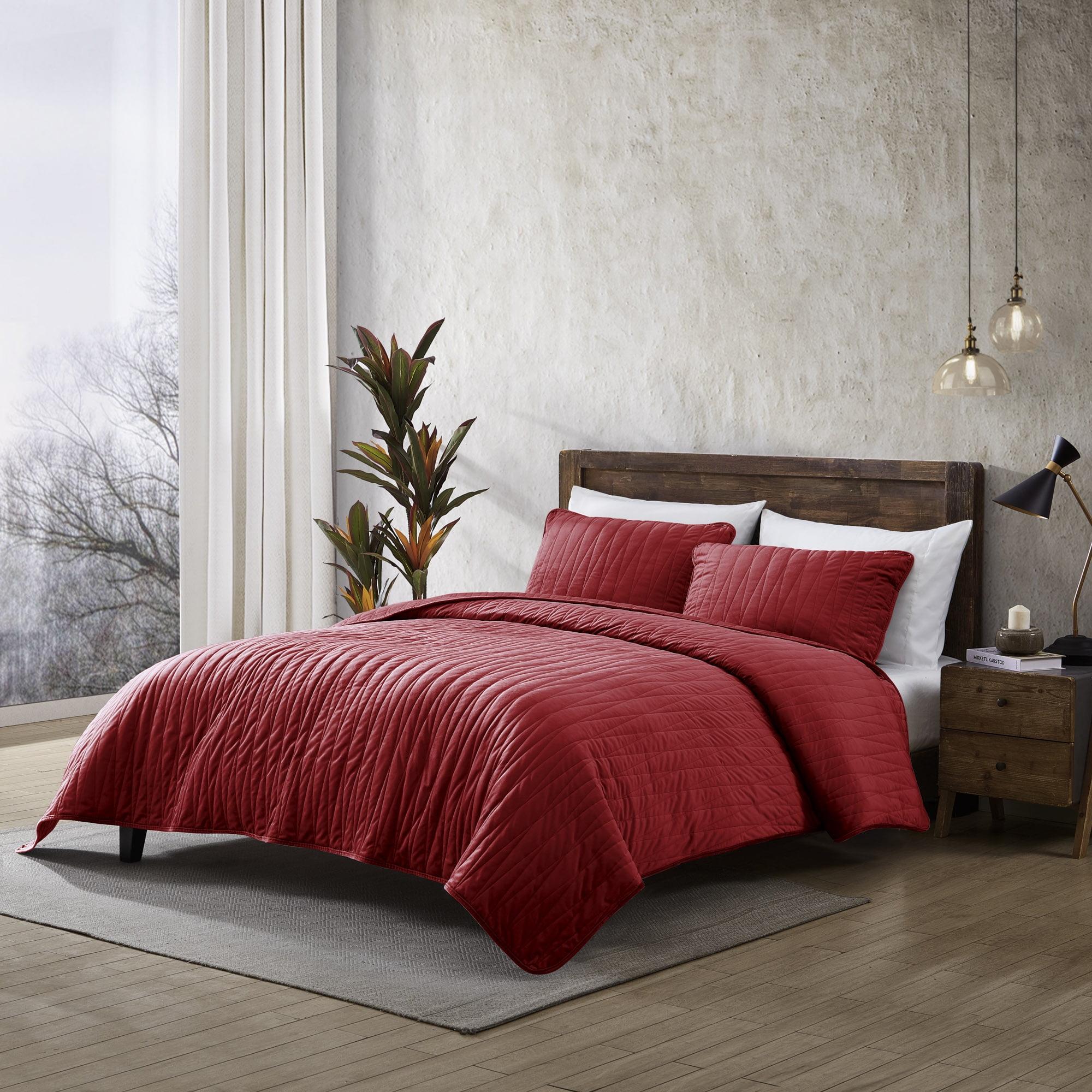 Luxurious Burgundy Velvet Full Quilt Set, Reversible Comfort