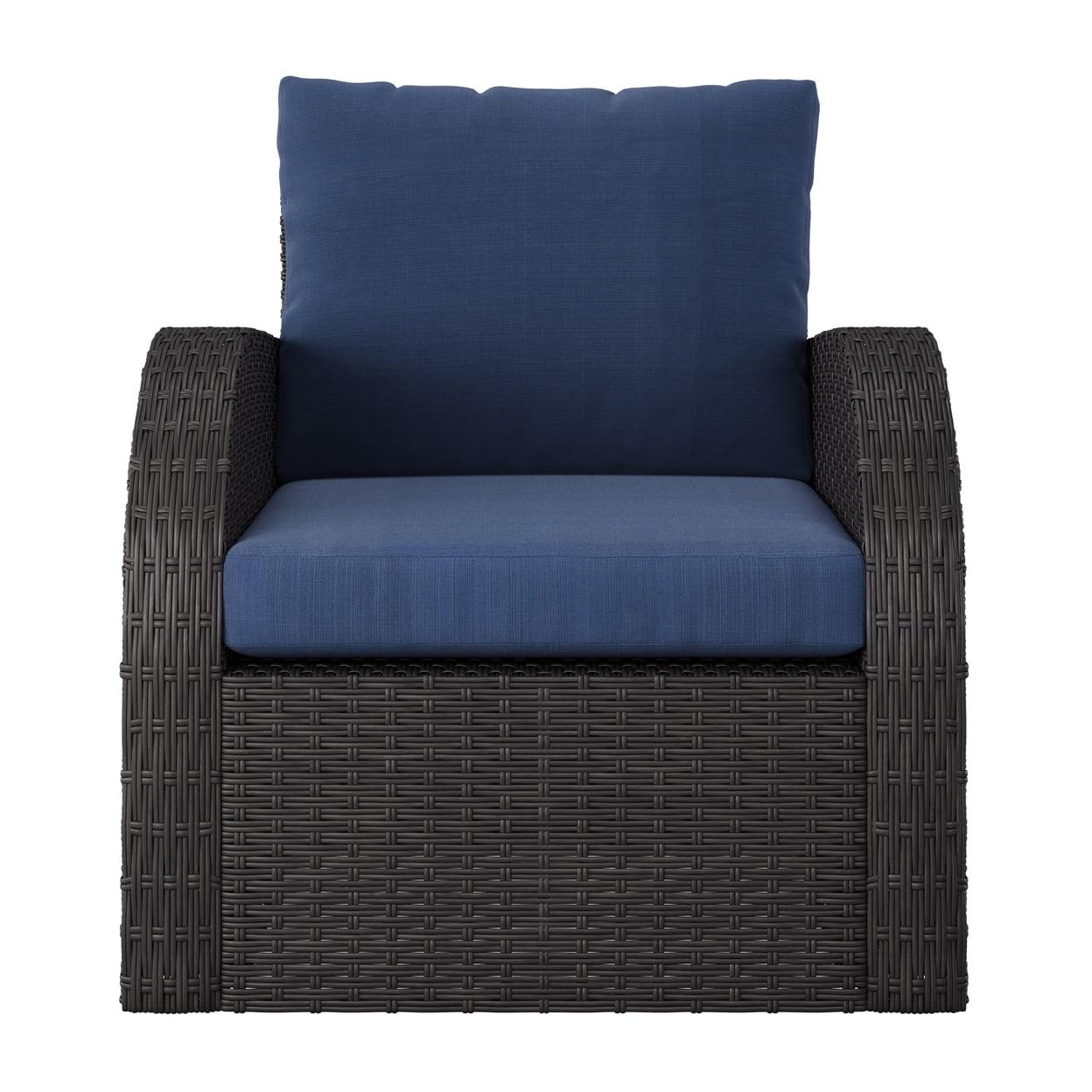 Brisbane Rust-Resistant Wicker Chair with Blue Cushions
