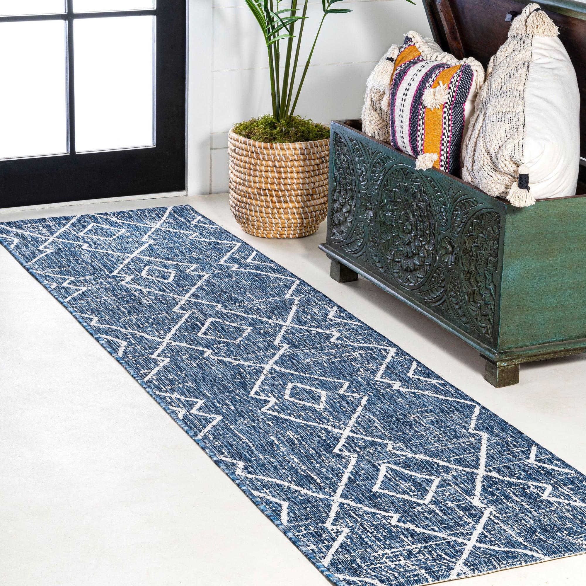 Carwa  Diamond Trellis Indoor/Outdoor Area Rug - JONATHAN Y