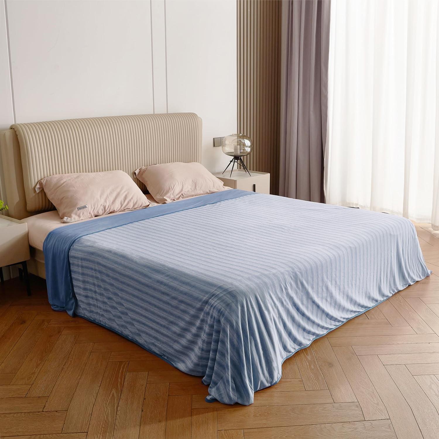 Catalonia Catalonia Lightweight Cooling Blanket for Hot Sleepers