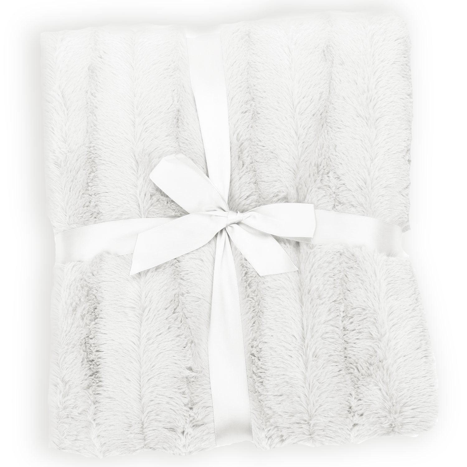 Cheer Collection Ultra Soft Faux Fur Throw Blanket