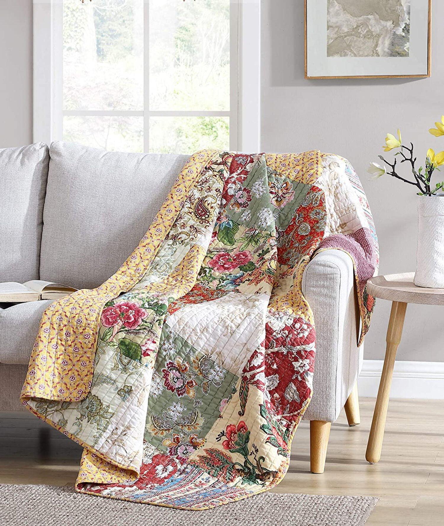 Chezmoi Collection Beige/Red Cotton Reversible Quilt Set