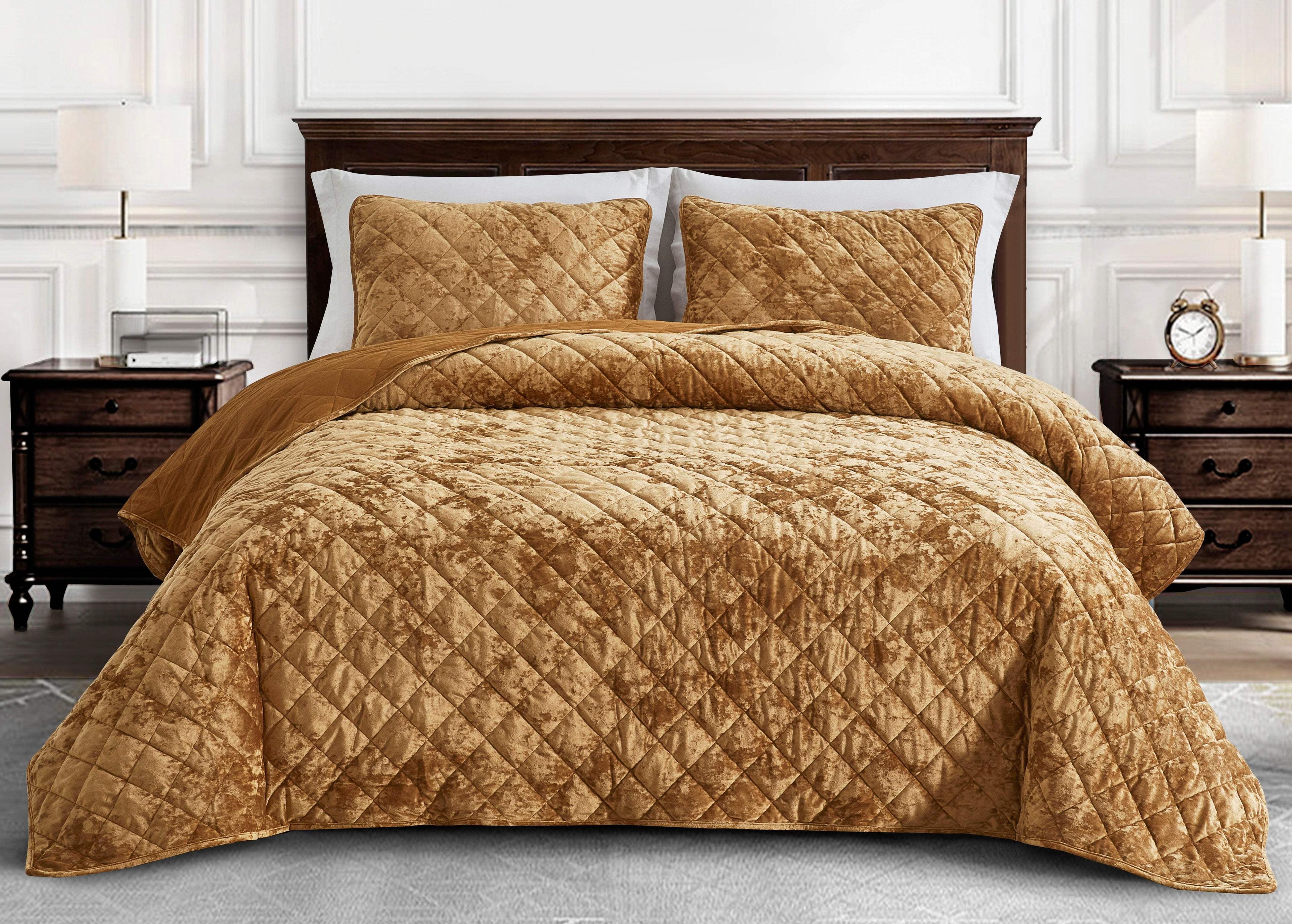 Chezmoi Collection Lux Caramel Gold Velvet Quilt Queen Set, 3-Piece Lush Plush Distressed Velvet Bedding All Season Lightweight Comforter Brushed Microfiber Reverse with Diamond Stitch Quilting