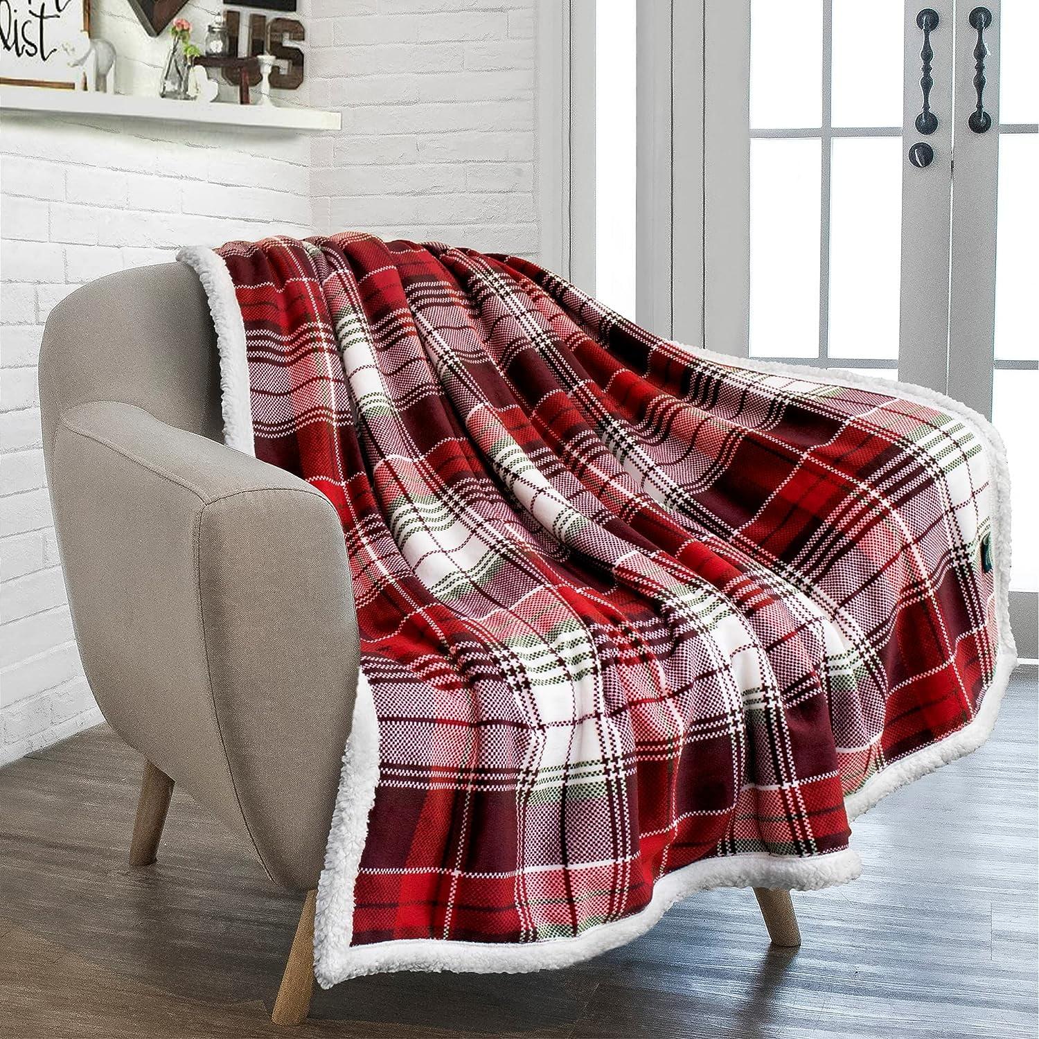 PAVILIA Soft Fleece Blanket Throw for Couch, Lightweight Plush Warm Blankets for Bed Sofa with Jacquard Pattern