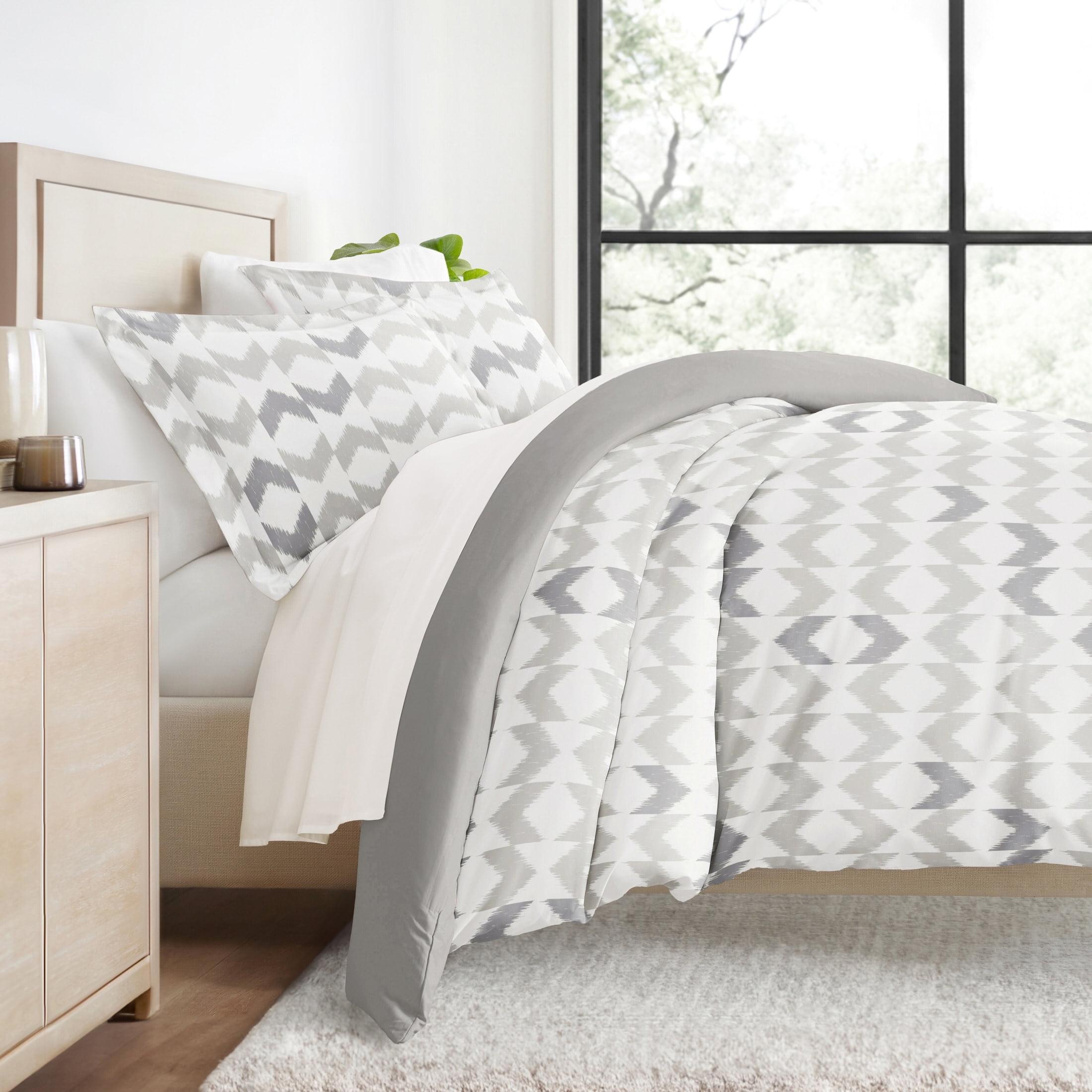 Noble Linens Gray Reversible Chevron Sleep Print 3-Piece Duvet Cover Set, King/CalKing