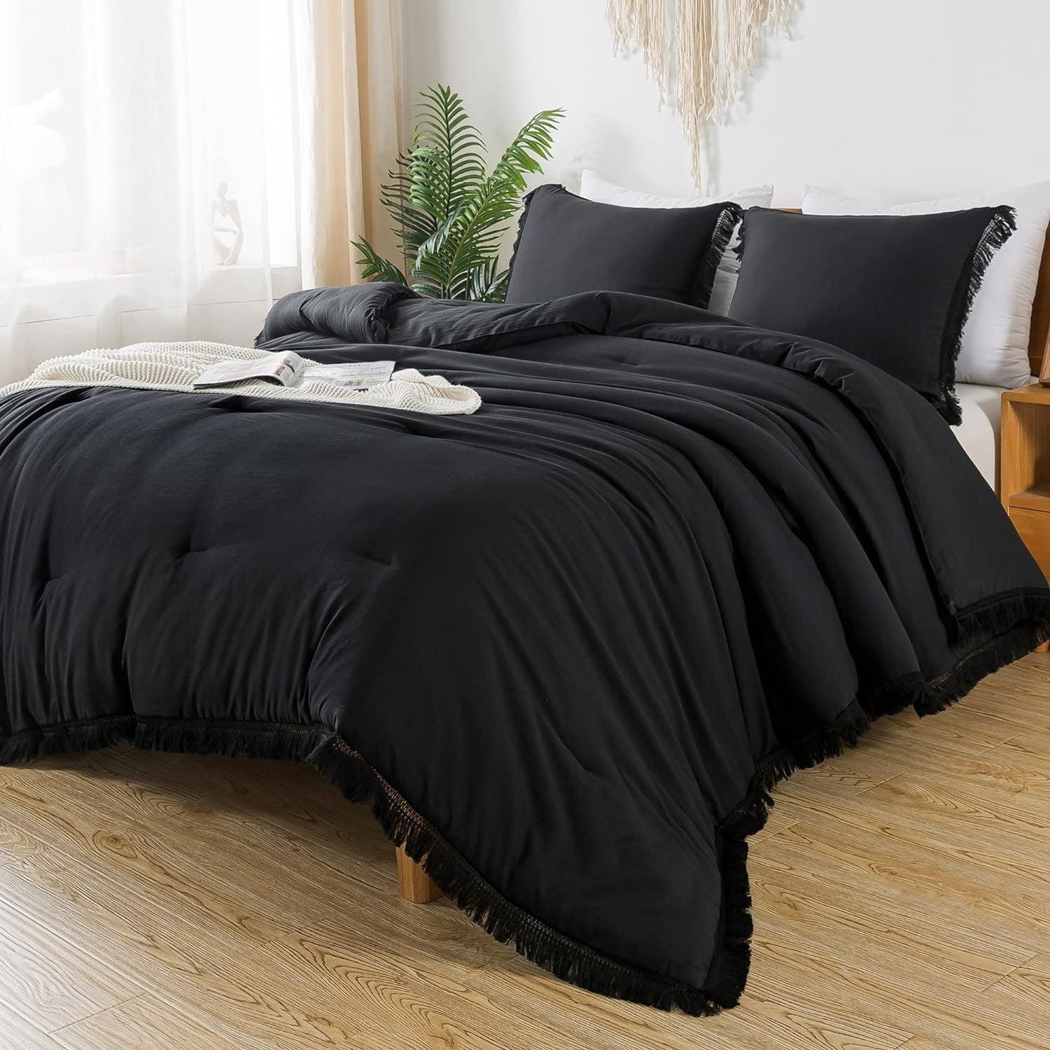 Unkoma 3 Pieces Boho Lightweight Bedding Comforter Sets, All Season Soft Fluffy Fringe Bed Set (Comforter & 2 Pillowcases)