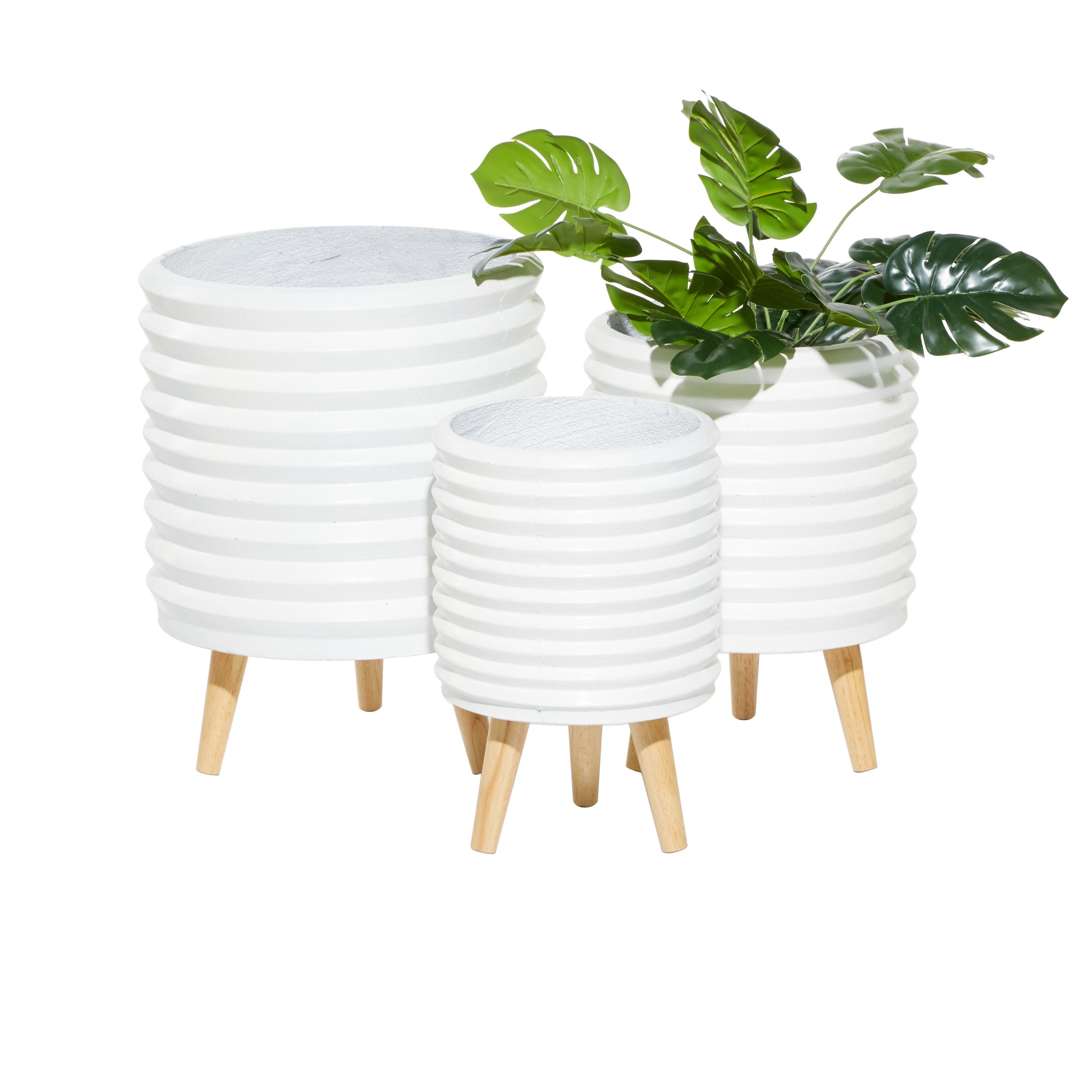 Cosmoliving By Cosmopolitan Set Of 3 White Wood Planter 14", 16", 18"H