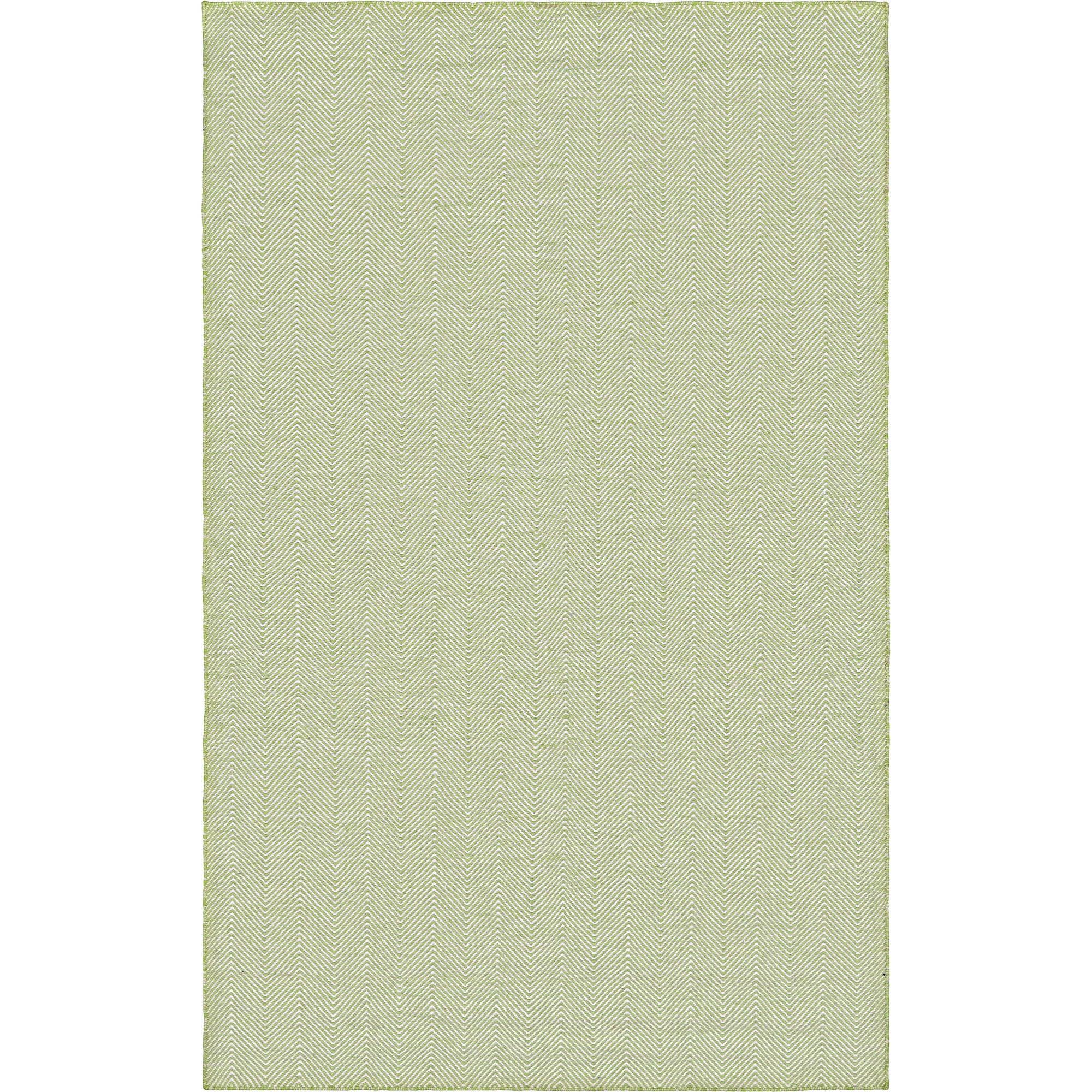 Eco Chic Green PET 2'x3' Hand-Woven Outdoor Rug