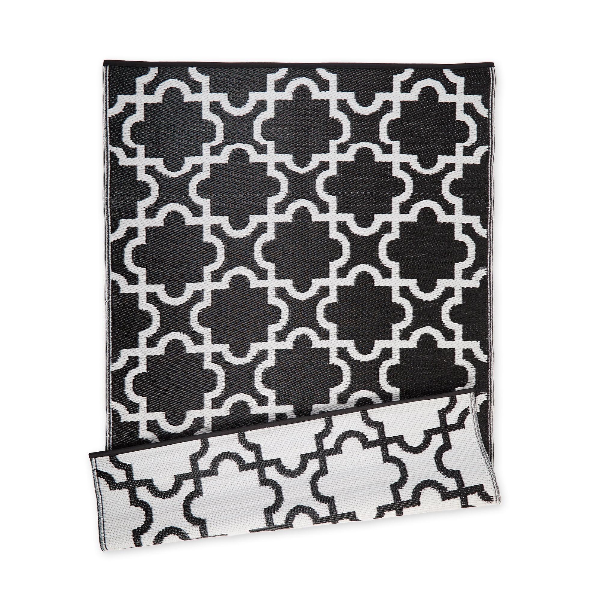 Reversible Diamond Tufted Easy-Care Black Synthetic Rug, 4' x 6'