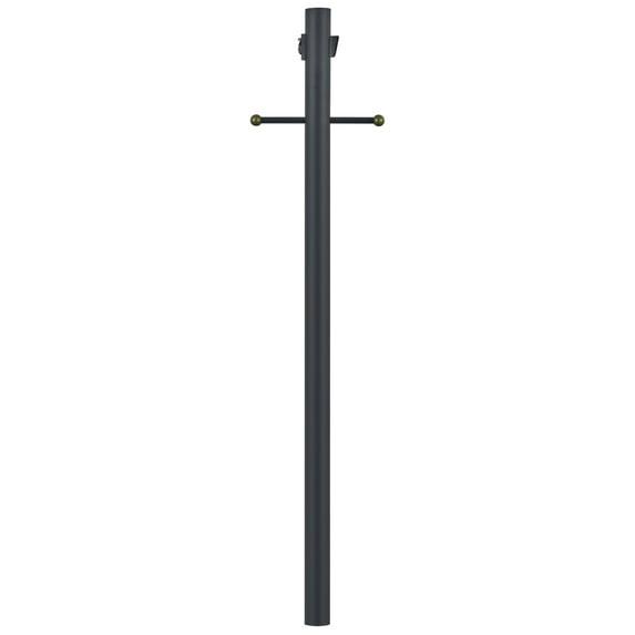 Design House,589812 Poste de Lámpara Tradicional para Exteriores con Brazo Cruzado de Plástico, Instalación de Enterramiento Directo, Toma de Corriente Incorporada y Sensor Fotocular Del Anochecer Al Amanecer en Negro