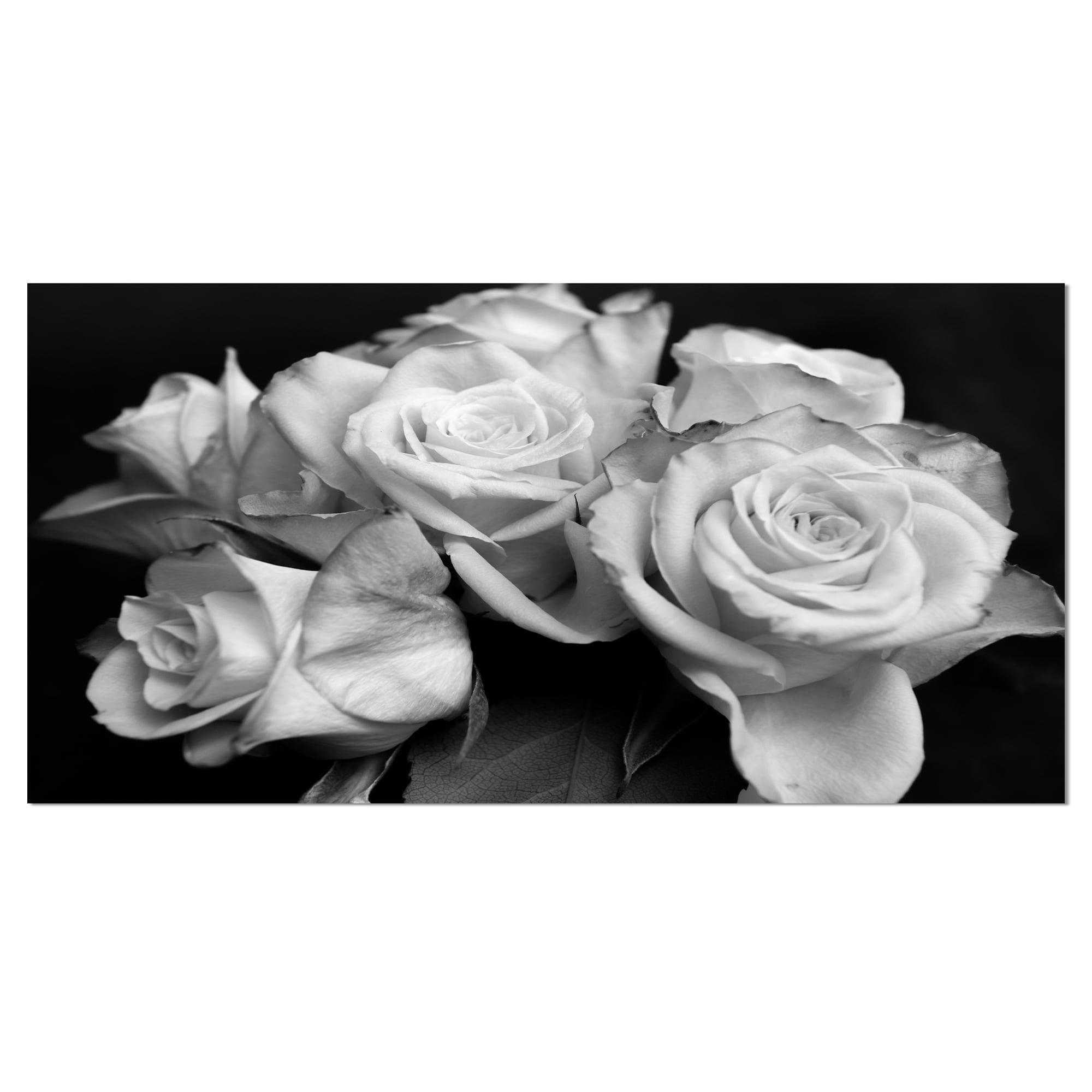 Designart 'Bunch of Roses Black and White ' Floral Art Canvas Print