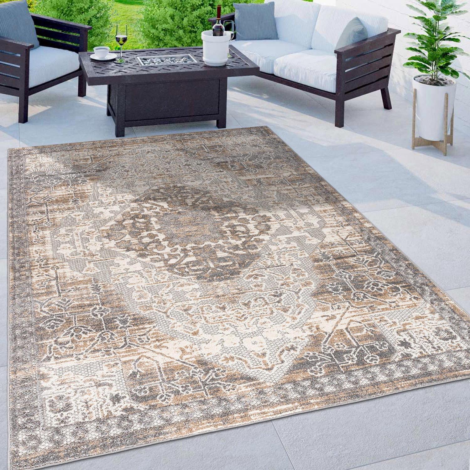 World Rug Gallery Distressed Traditional Indoor/Outdoor Area Rug