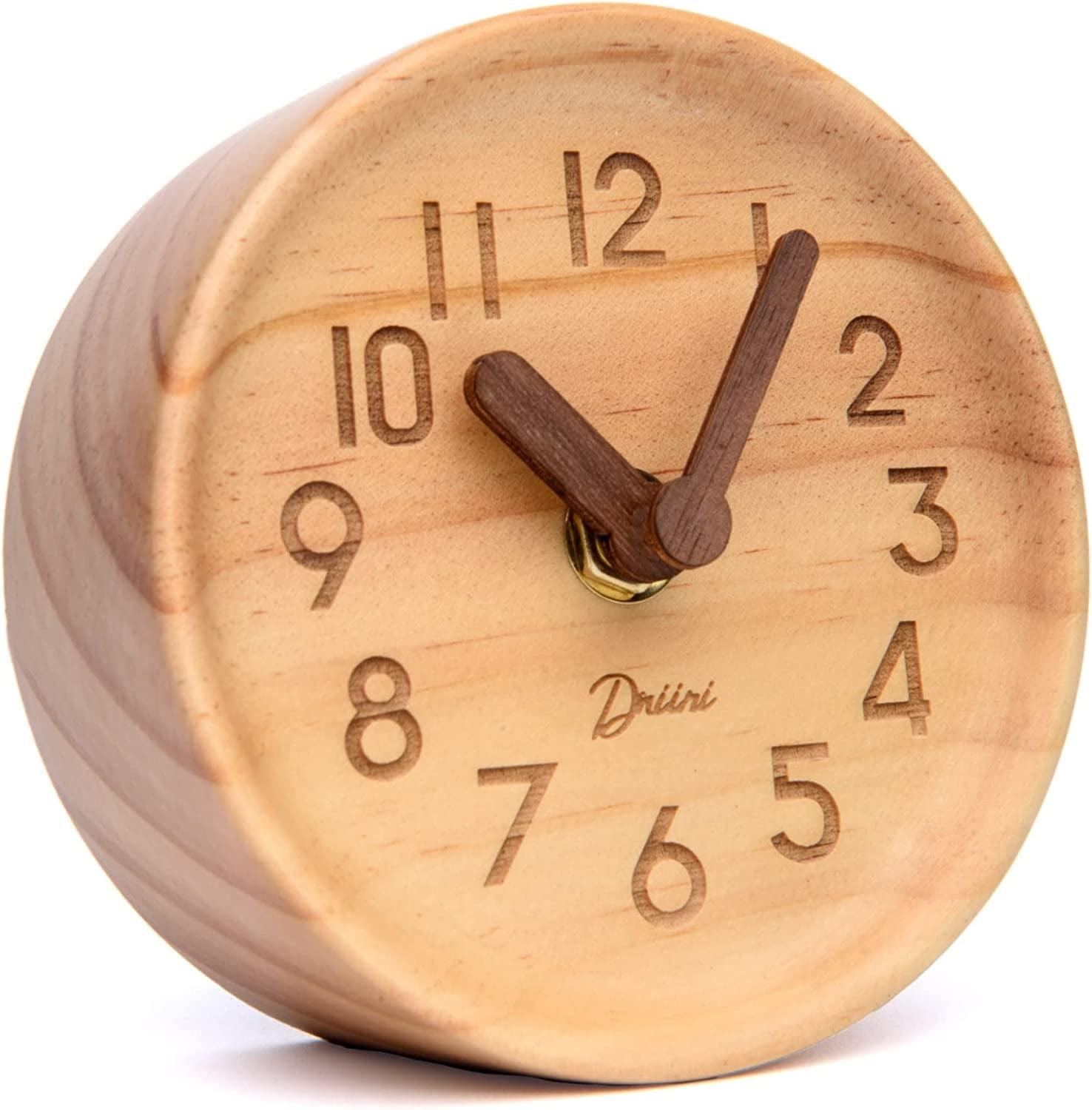 Driini Light Pinewood Silent Analog Desk Clock