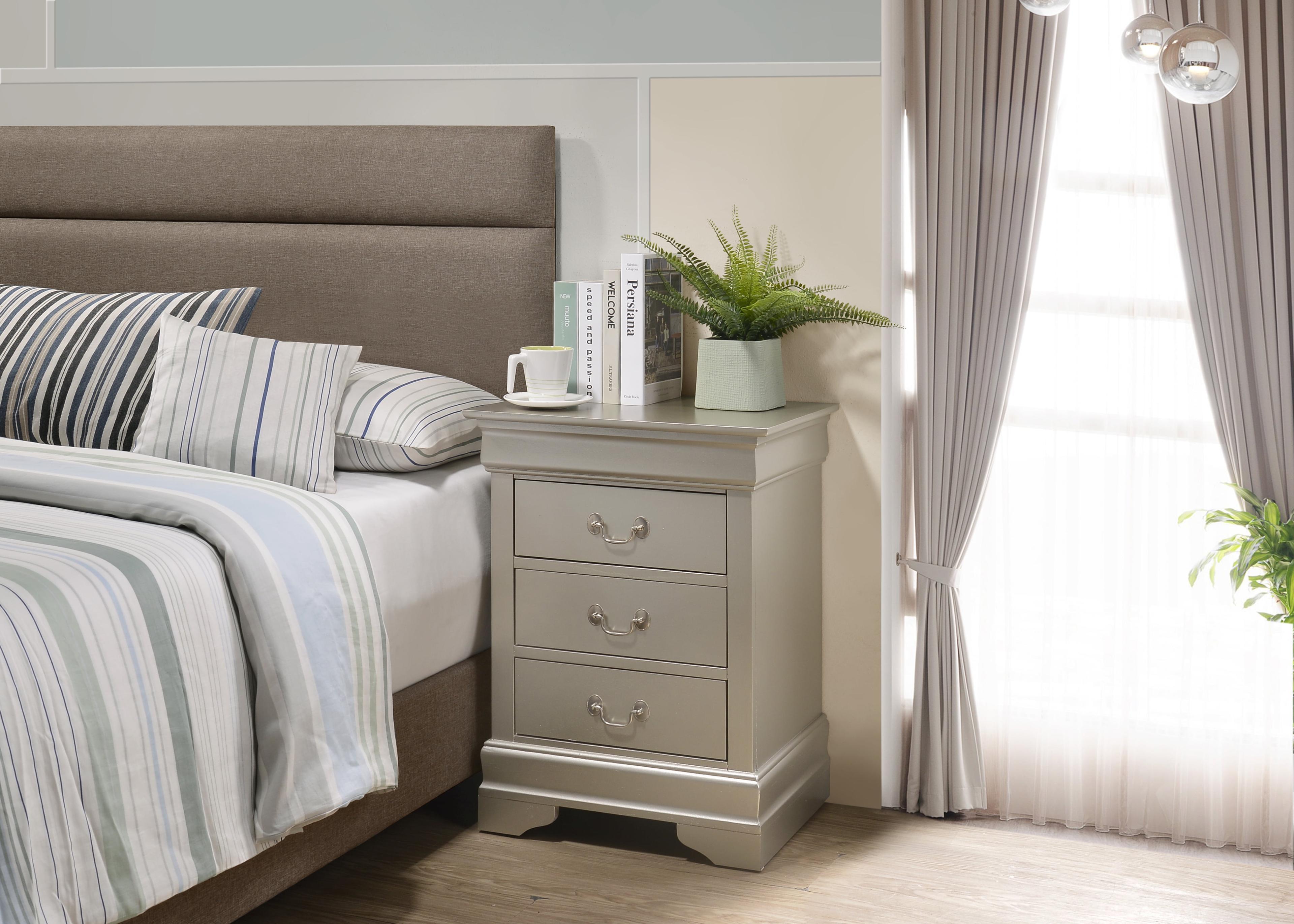 Transitional 3-Drawer Rectangular Nightstand in Silver Champagne