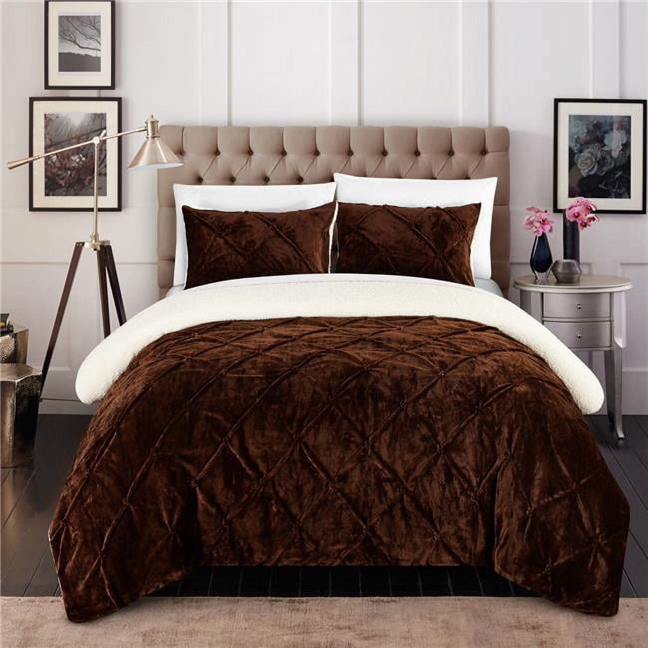 Cozy Queen Brown Down Alternative Comforter Set with Sherpa Lining