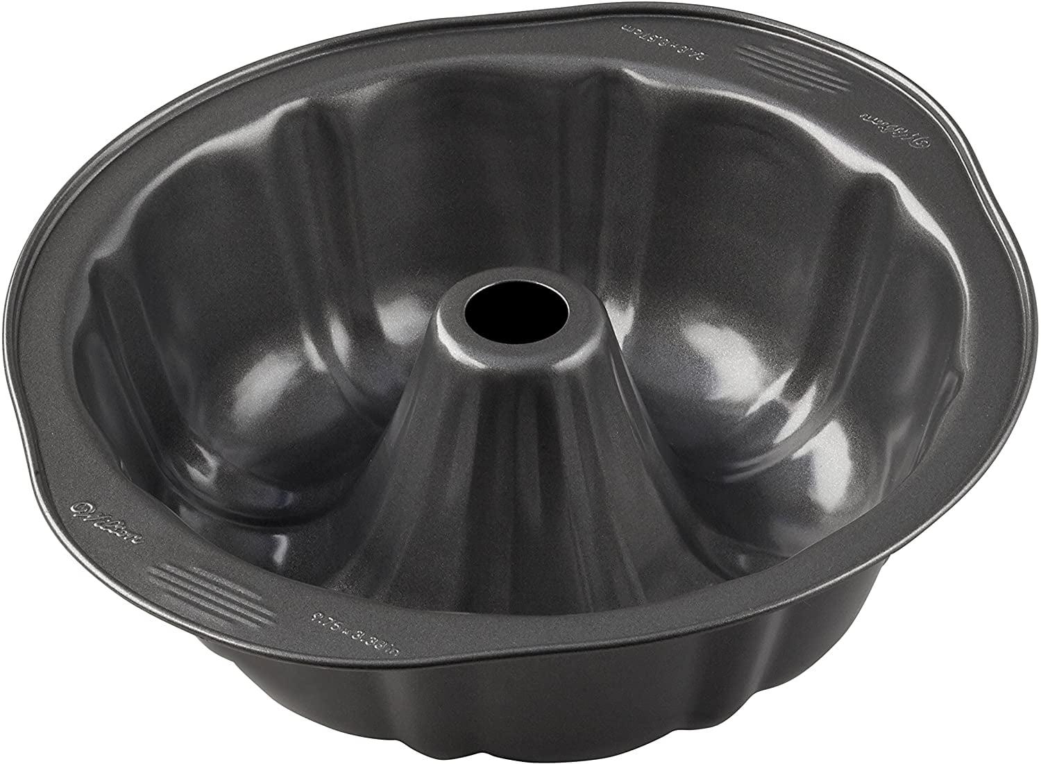 Nonstick Black Steel Fluted Bundt Cake Pan