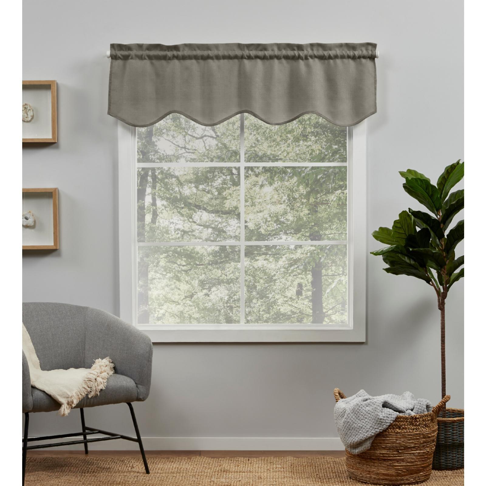 Amalgamated Textiles Exclusive Home Loha Light Filtering Rod Pocket Scalloped Valance