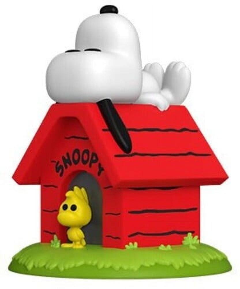 Funko POP! Deluxe Collectible Vinyl Figure, Peanuts Snoopy on Doghouse, 4"