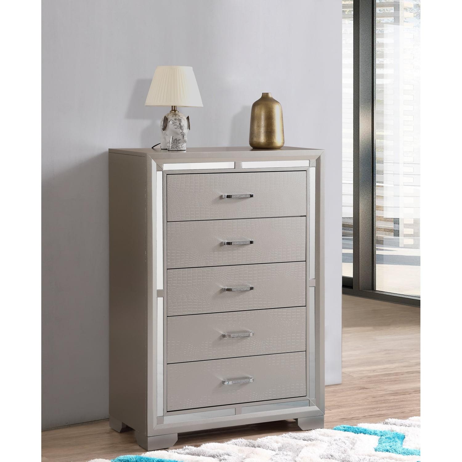 Glory Furniture Hoytville 33'' W 5 - Drawer Dresser