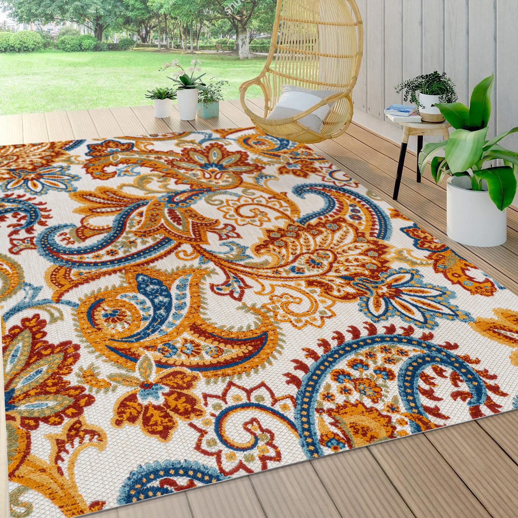 Ivory and Multicolor Paisley High-Low Indoor/Outdoor Rug