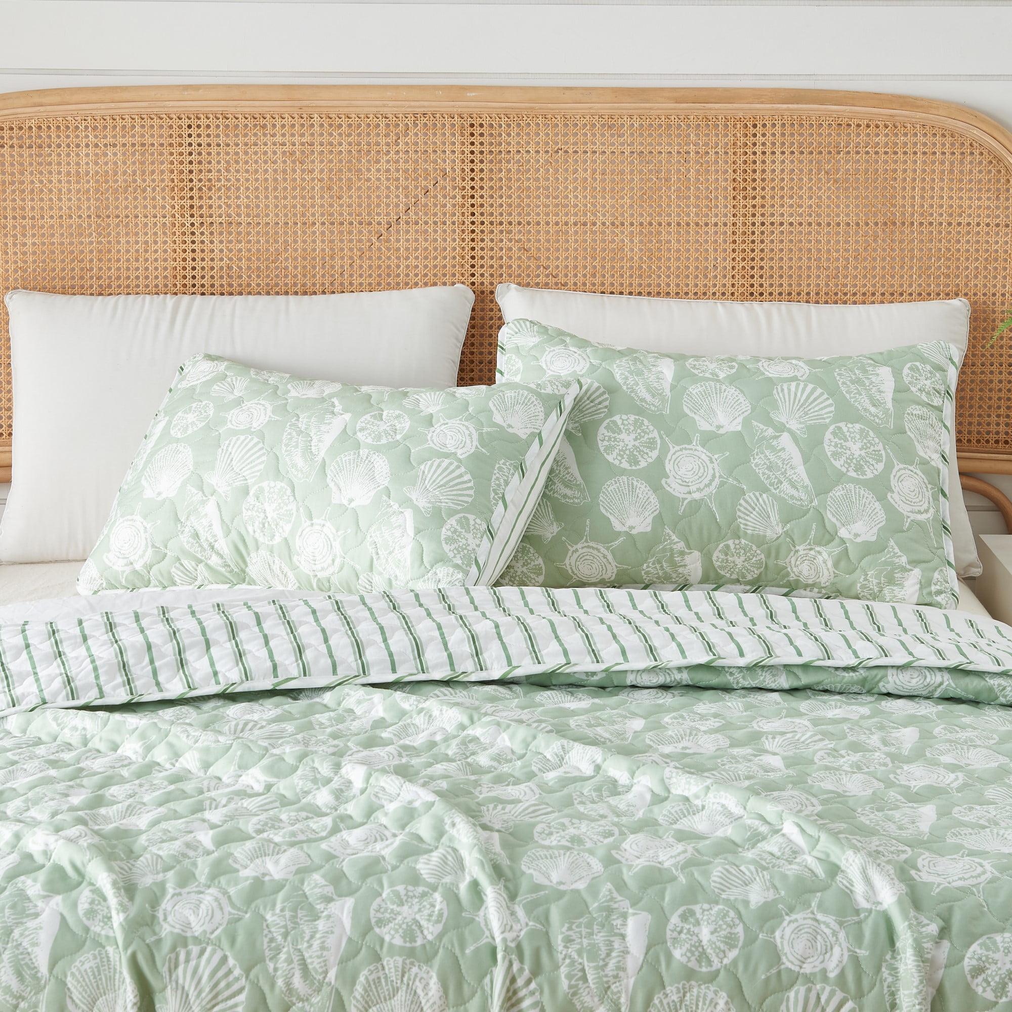 Full Green and White Seashell Reversible Microfiber Quilt Set