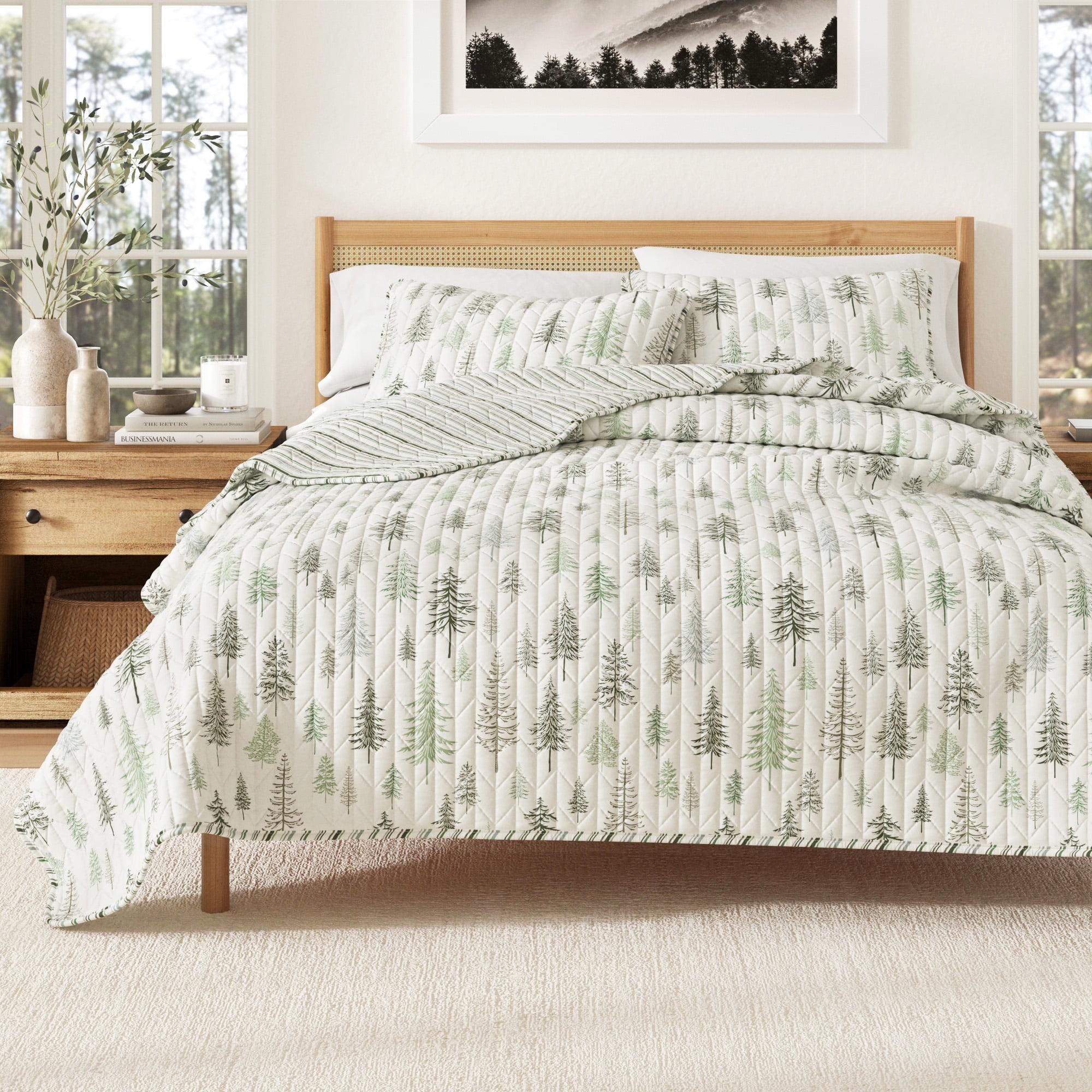 FreshFolds Green Forest Reversible Lodge Quilt Set with Shams