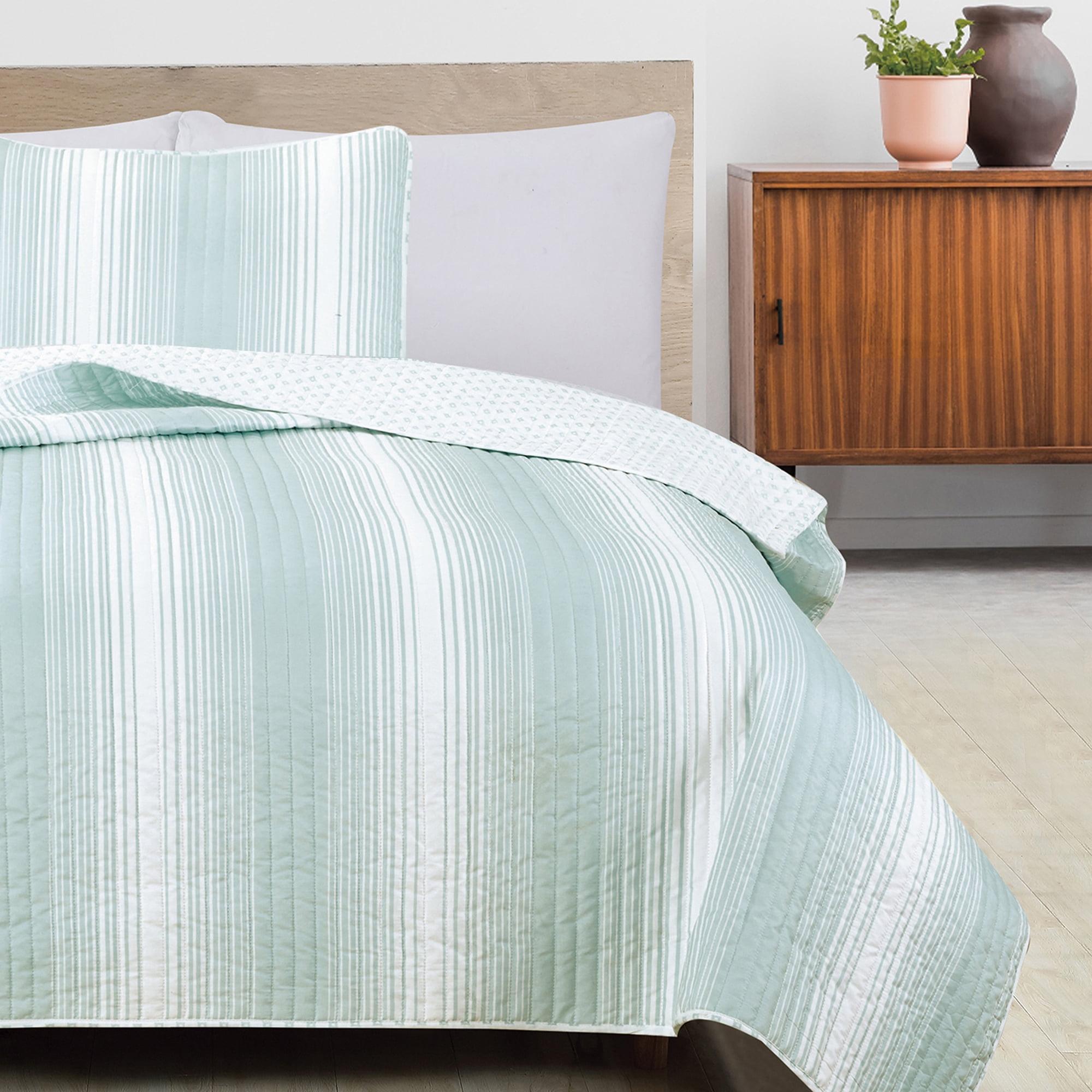 Vertically Striped Reversible Quilt Set with Shams