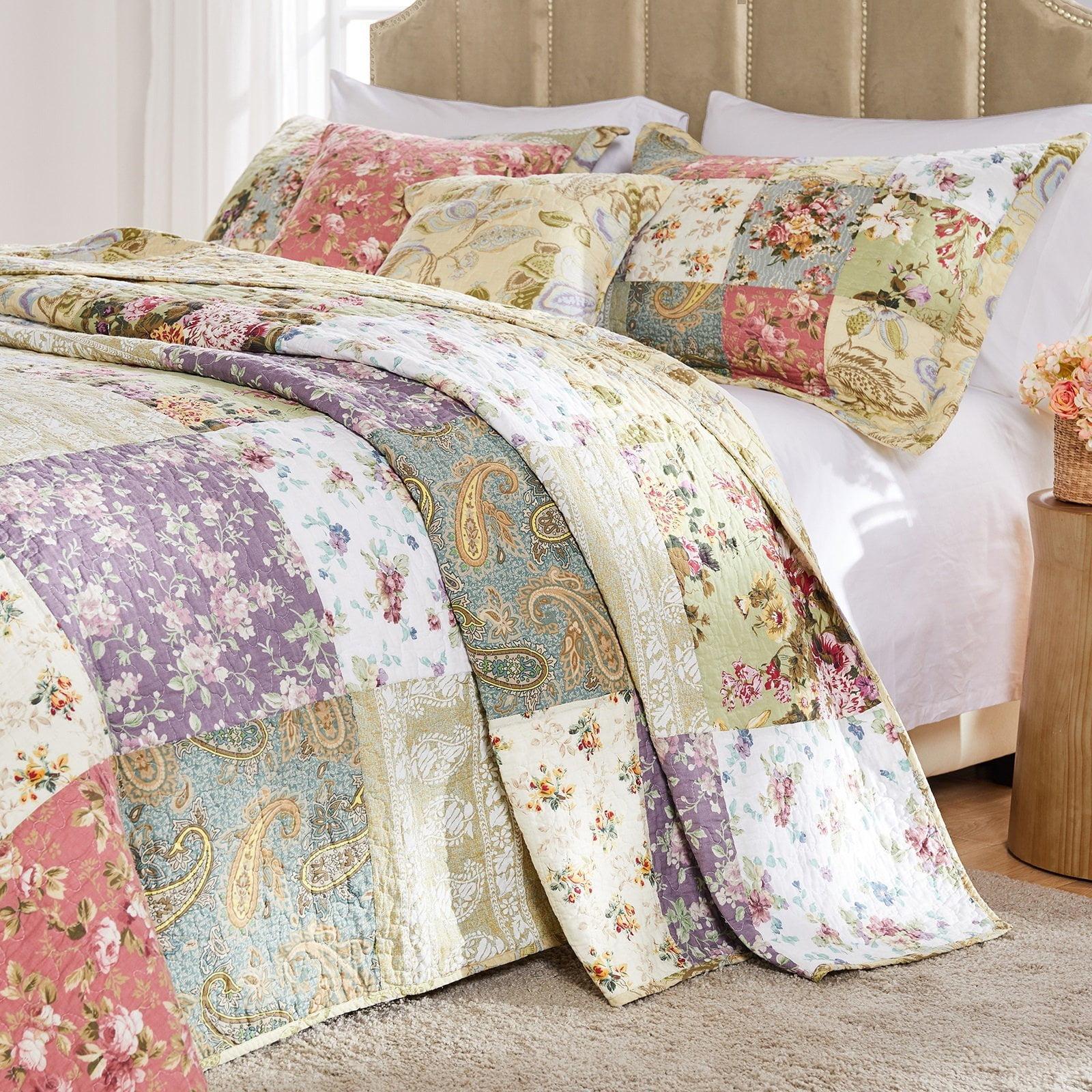 Blooming Prairie Patchwork Cotton Reversible Bedspread Set