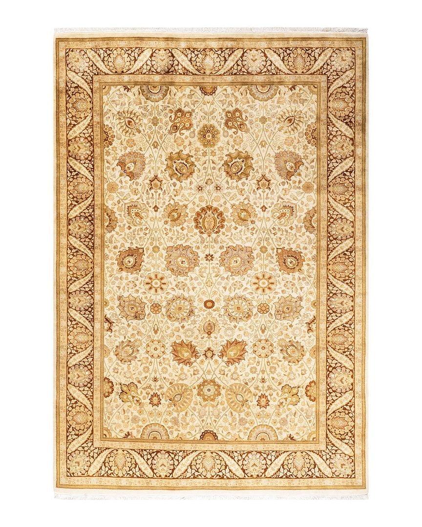 Hand-Knotted Ivory Wool Traditional 6' x 9' Area Rug