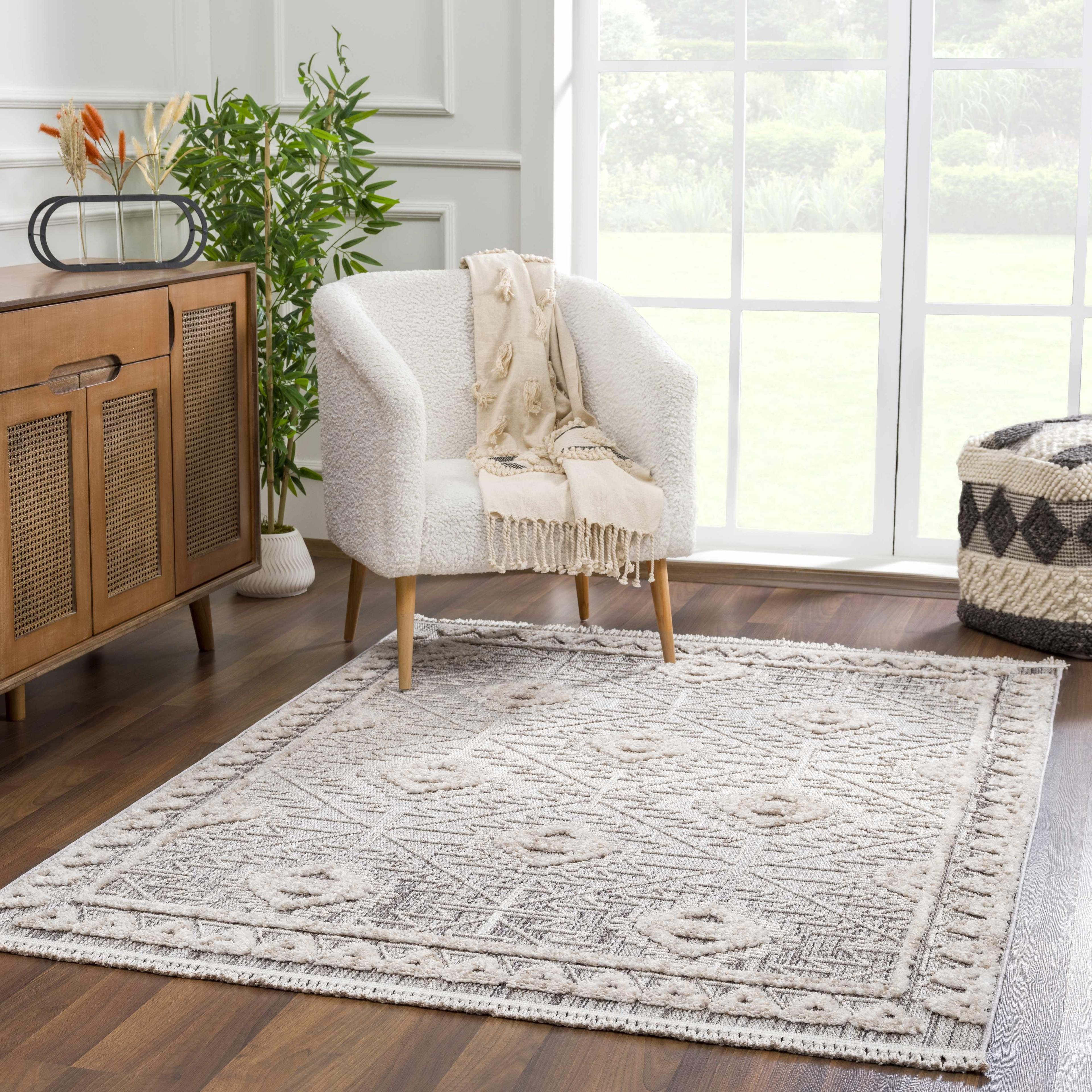 Agoo 5'3" x 7' Gray and Cream High Pile Polyester Area Rug