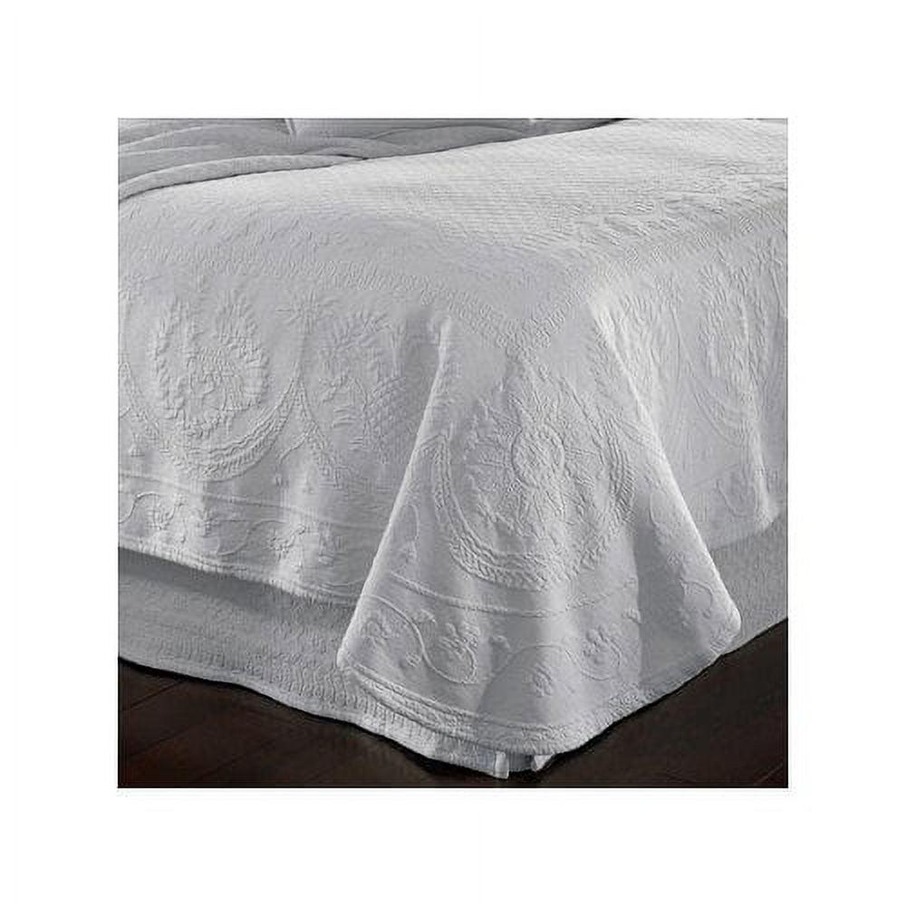 Historic Charleston King Charles Matelasse Queen Coverlet in White