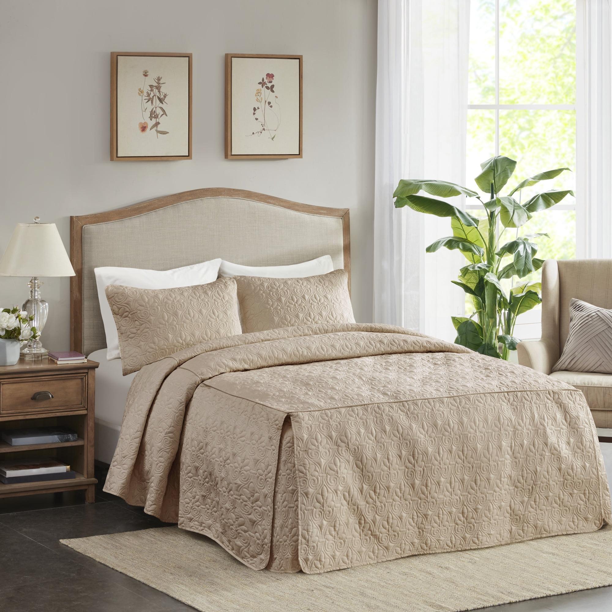 Madison Park Quebec 3 Piece Split Corner Pleated Quilted Bedspread