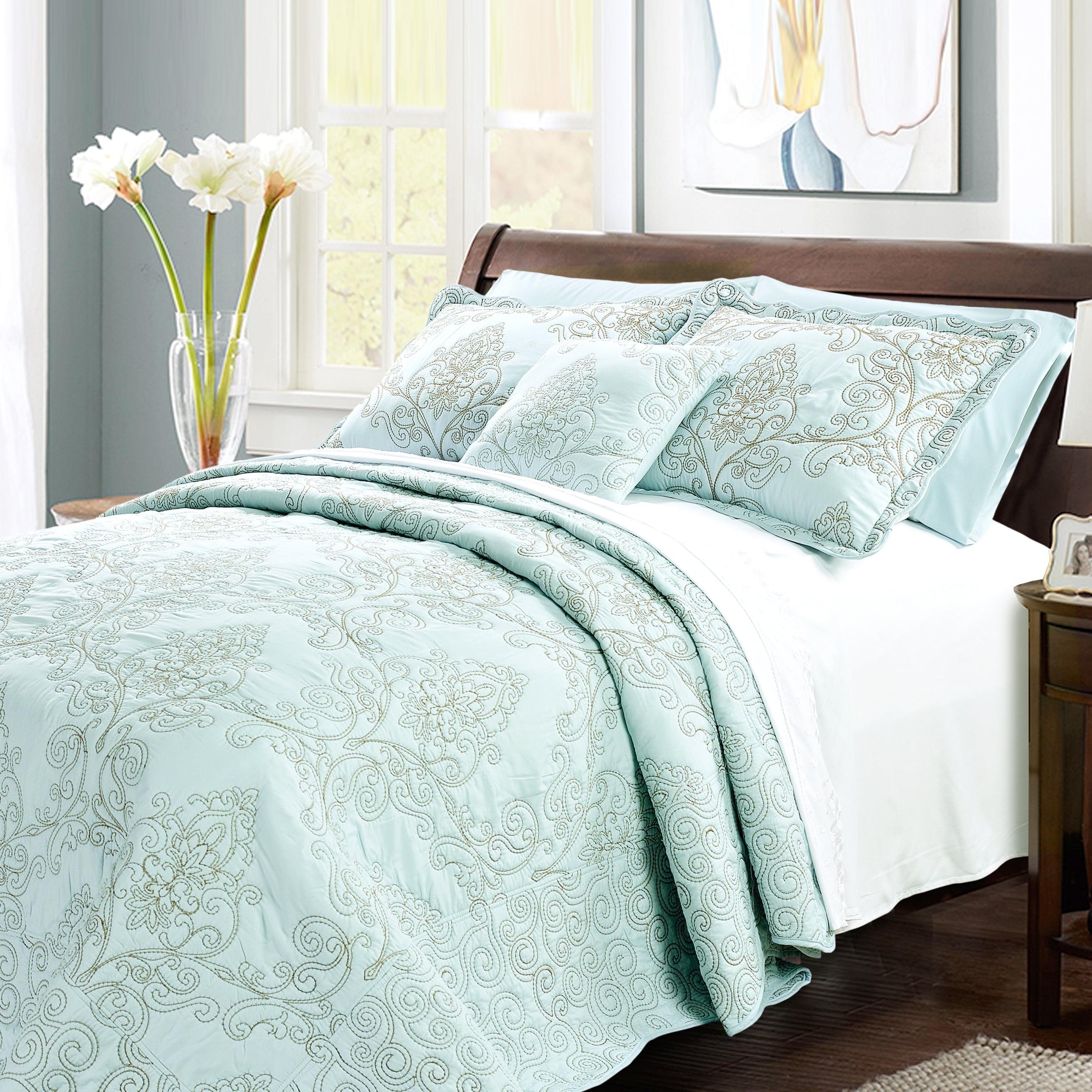 Home Soft Things Damask Embroidery Oversized 4 Piece Quilt Set