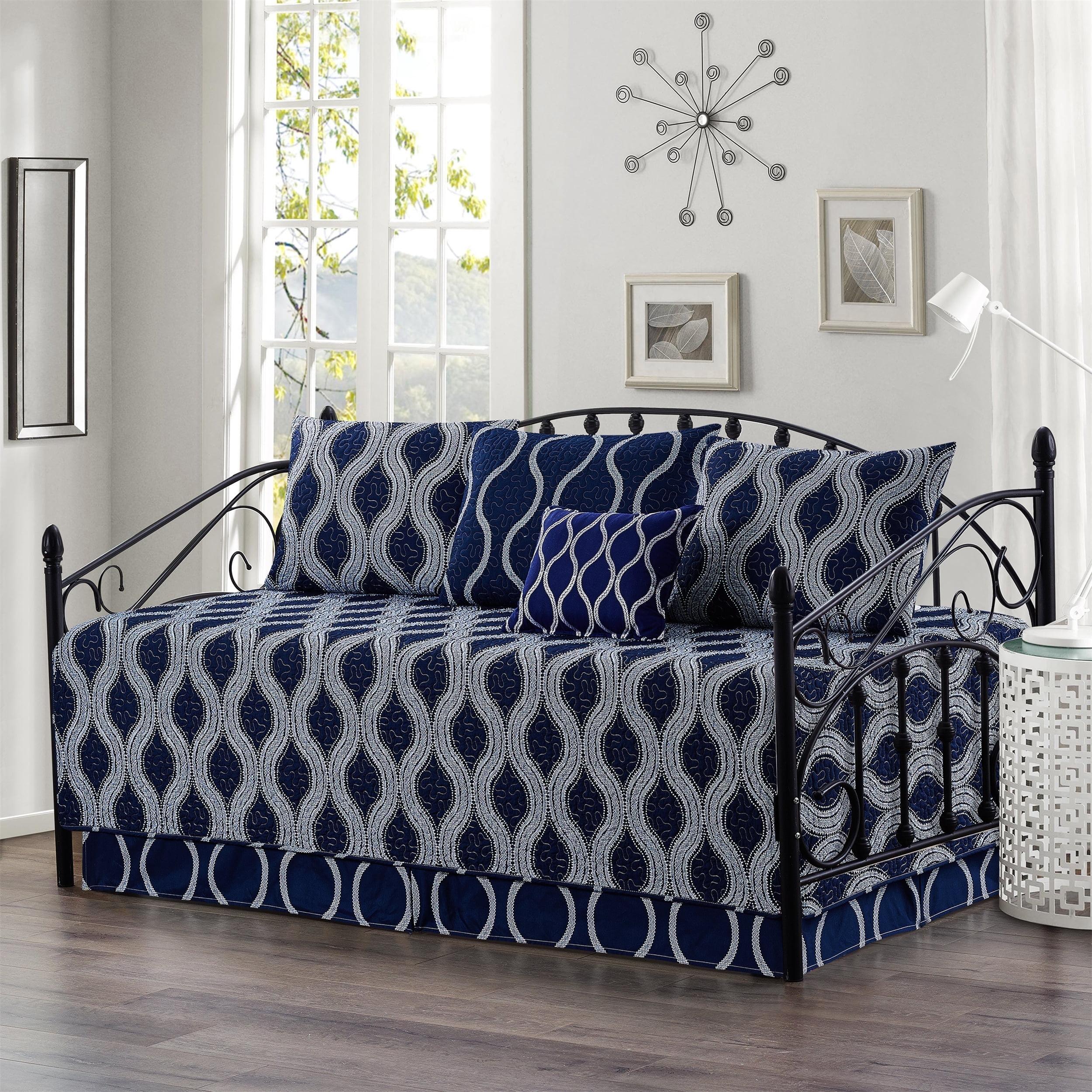 Charleston Prints Quilted Geometric Shapes Quilt Set