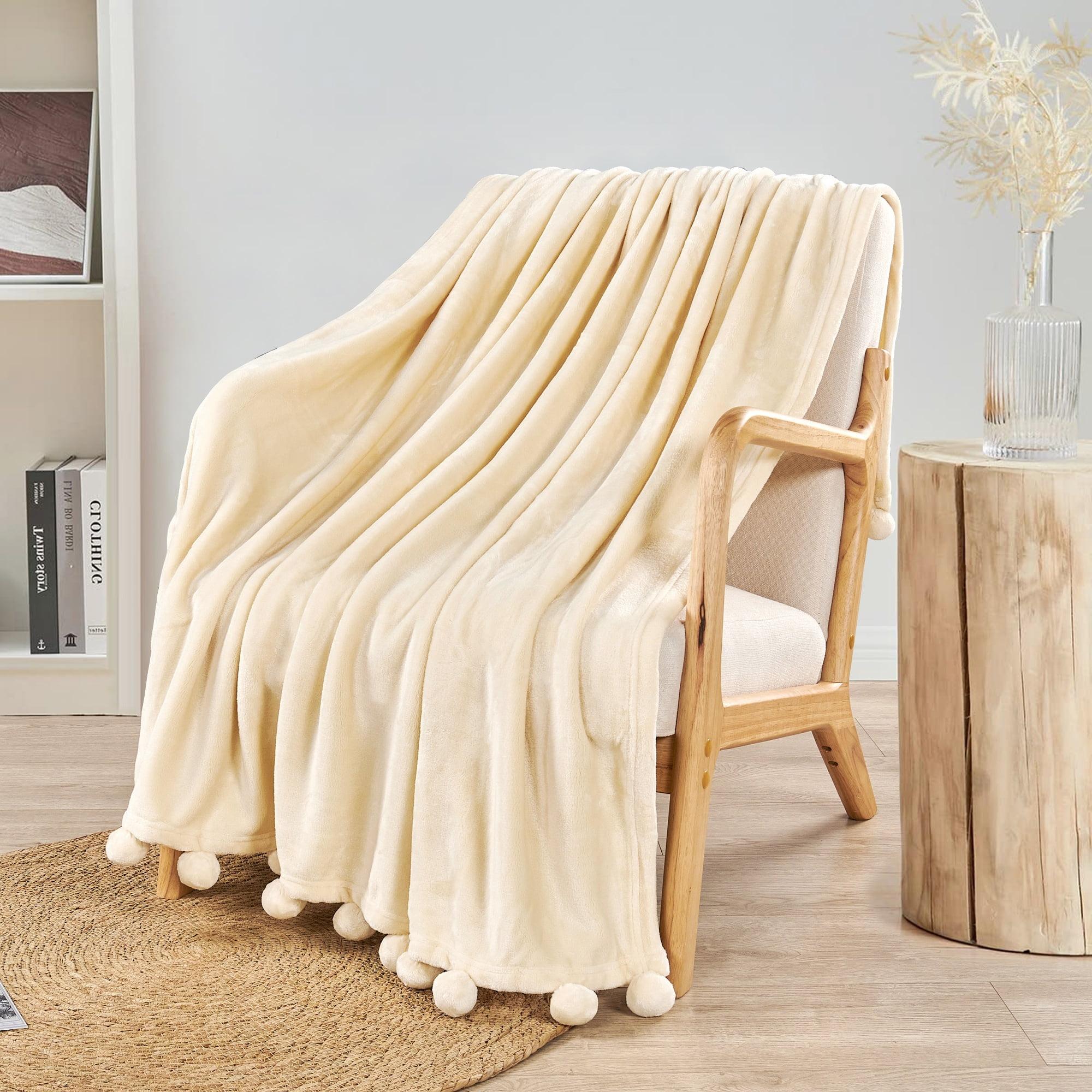 Flannel Fleece Pom Pom Blanket