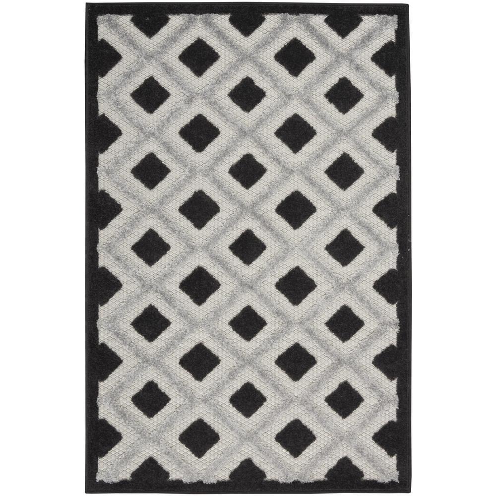 HomeRoots  3 x 4 ft. Black & White Gingham Non Skid Indoor & Outdoor Rectangle Area Rug - Black and White - 3 x 4 ft.