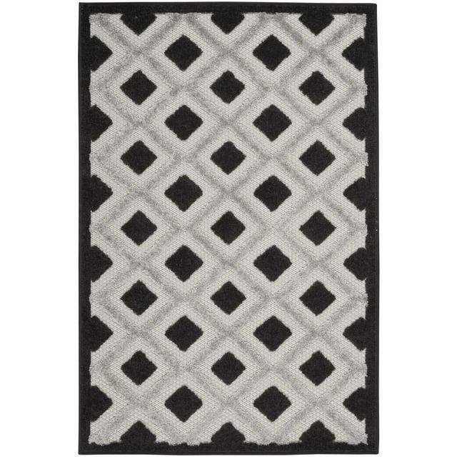 HomeRoots  3 x 4 ft. Black & White Gingham Non Skid Indoor & Outdoor Rectangle Area Rug - Black and White - 3 x 4 ft.