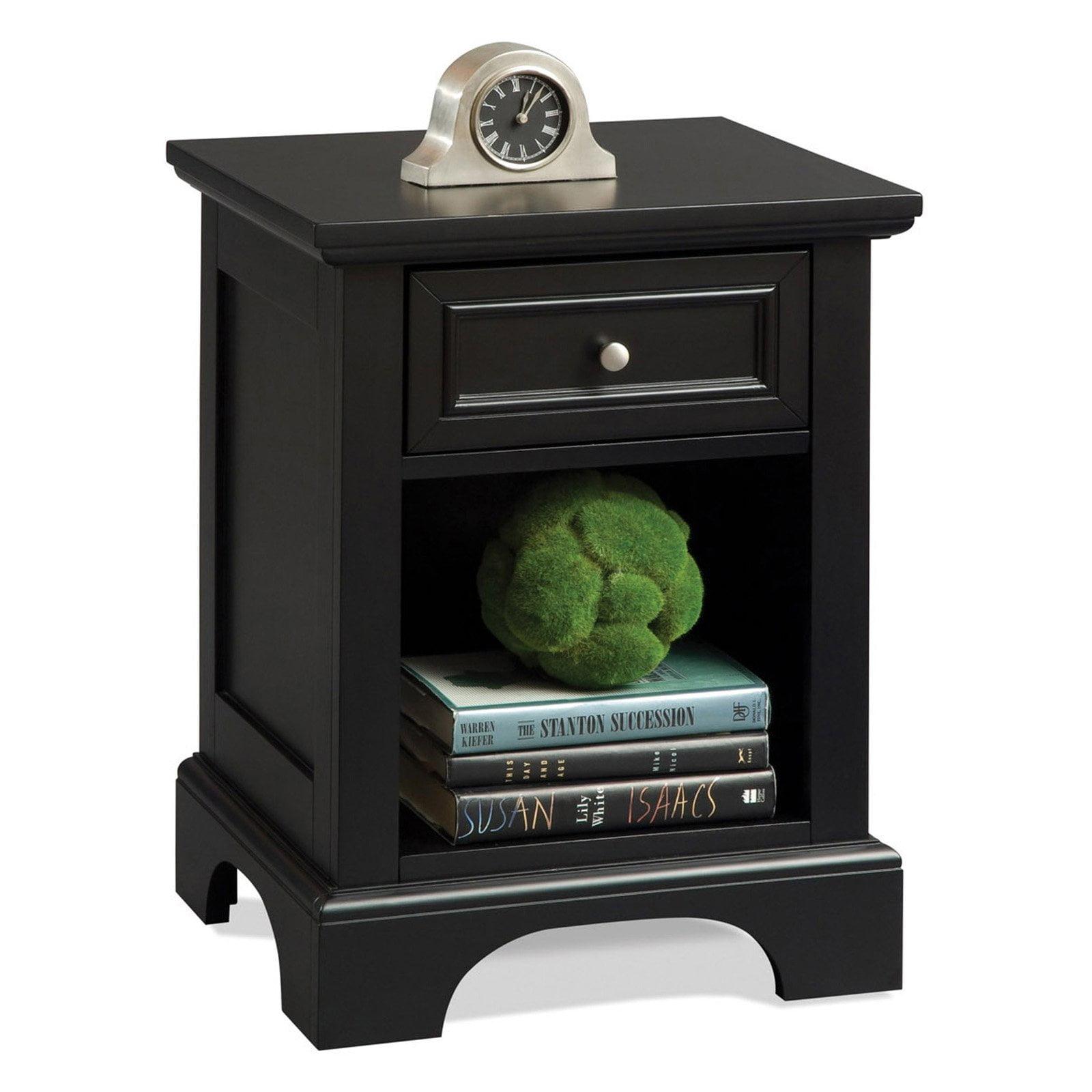 Stately Bedford Black Nightstand with 1 Drawer - Sleek Design