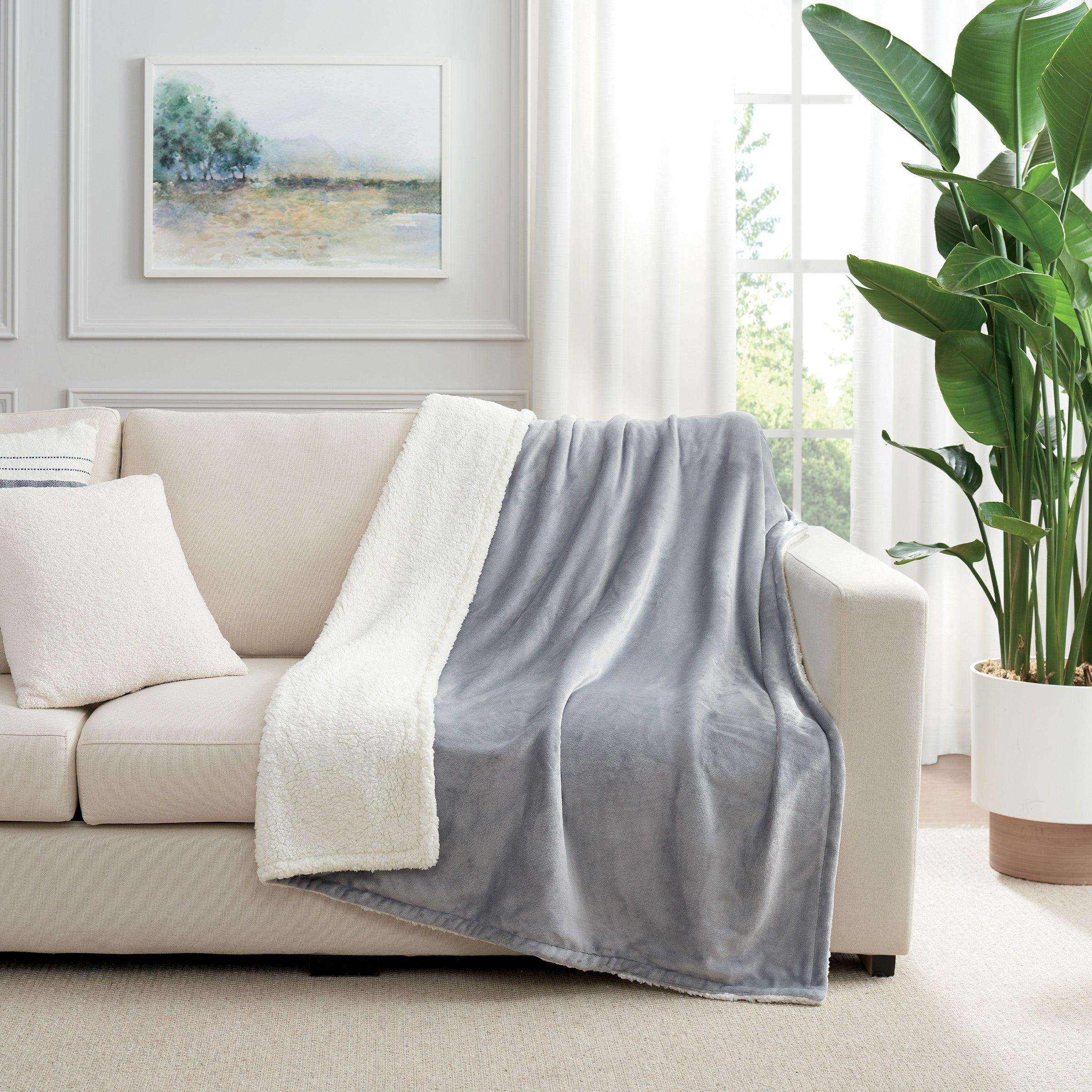 ArkwrightLLC Host & Home Reversible Warm Plush and Fluffy Sherpa Blanket
