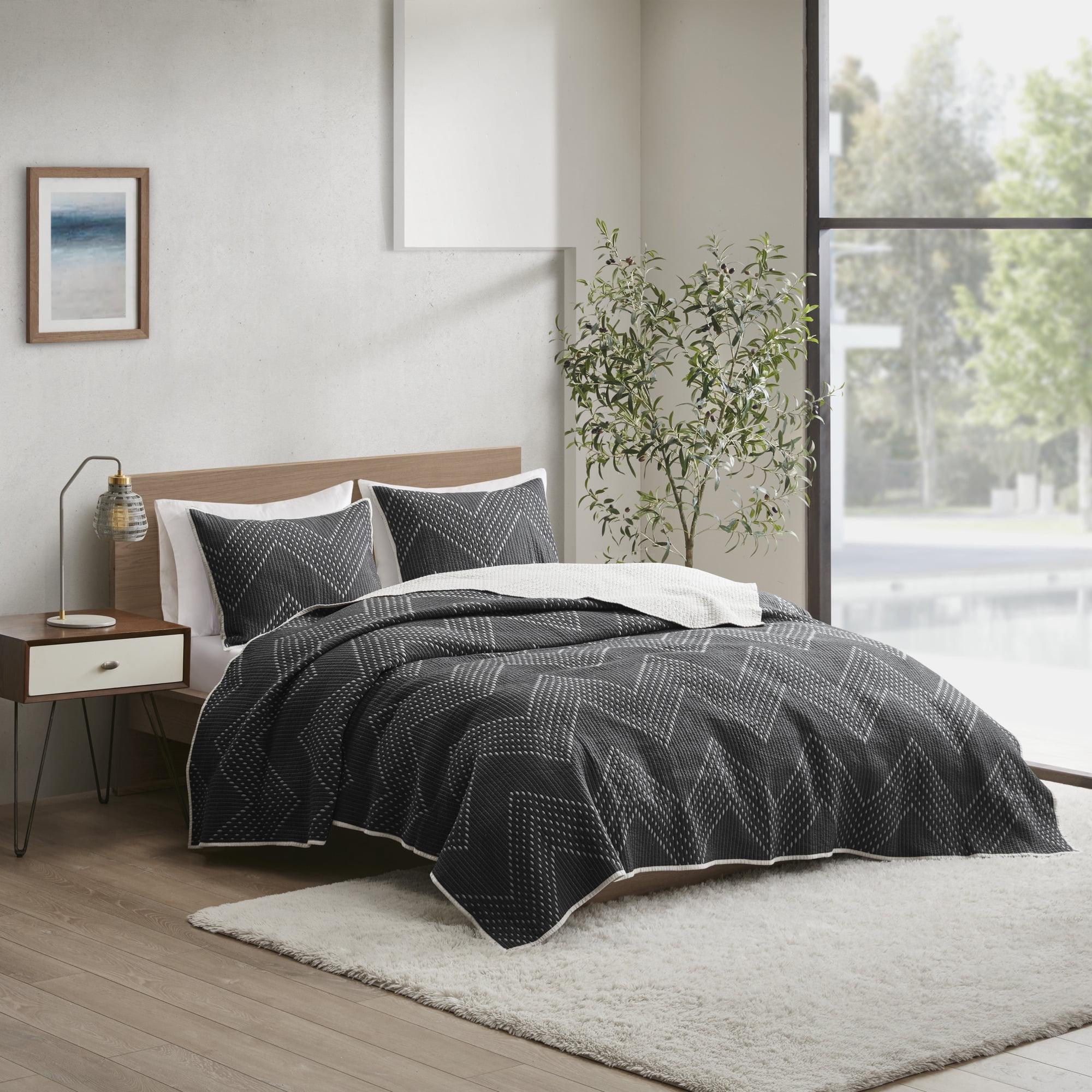 Winnie Embroidered Cotton 3 Piece Quilt Set