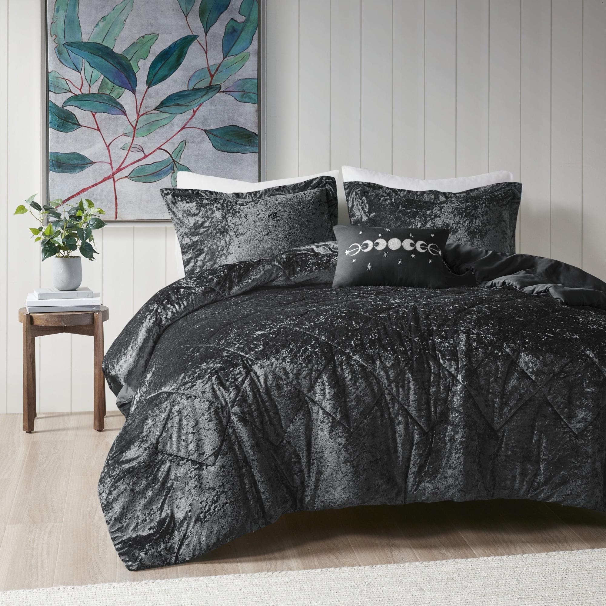 Intelligent Design Felicia Crushed Velvet Comforter Set with Throw Pillow