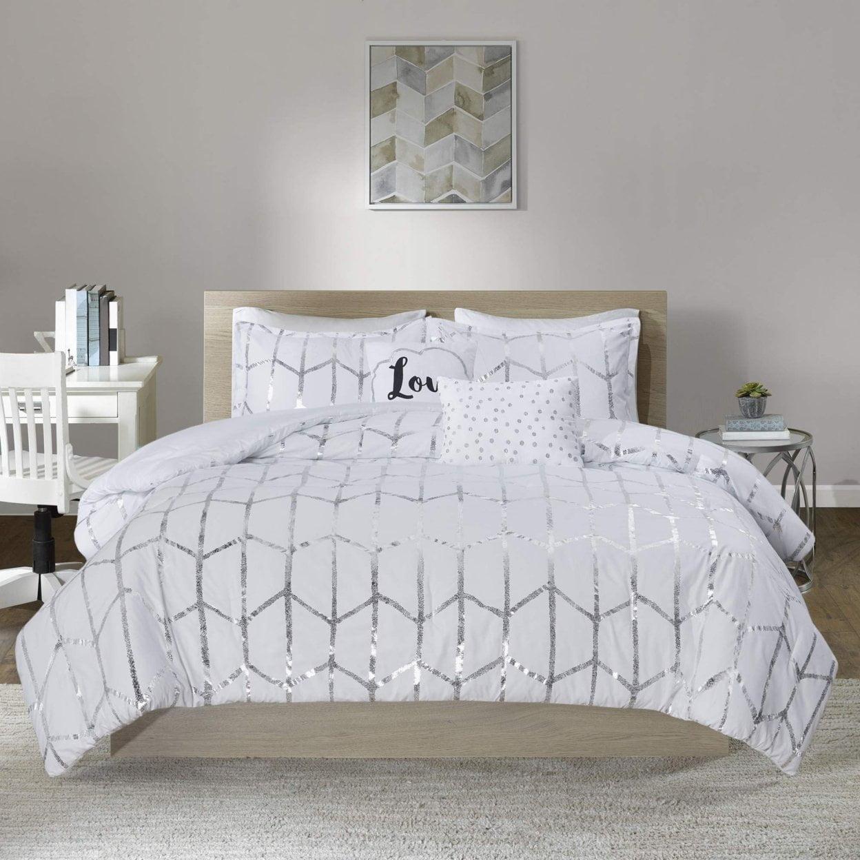 Twin White and Silver Microfiber Bedspread Set