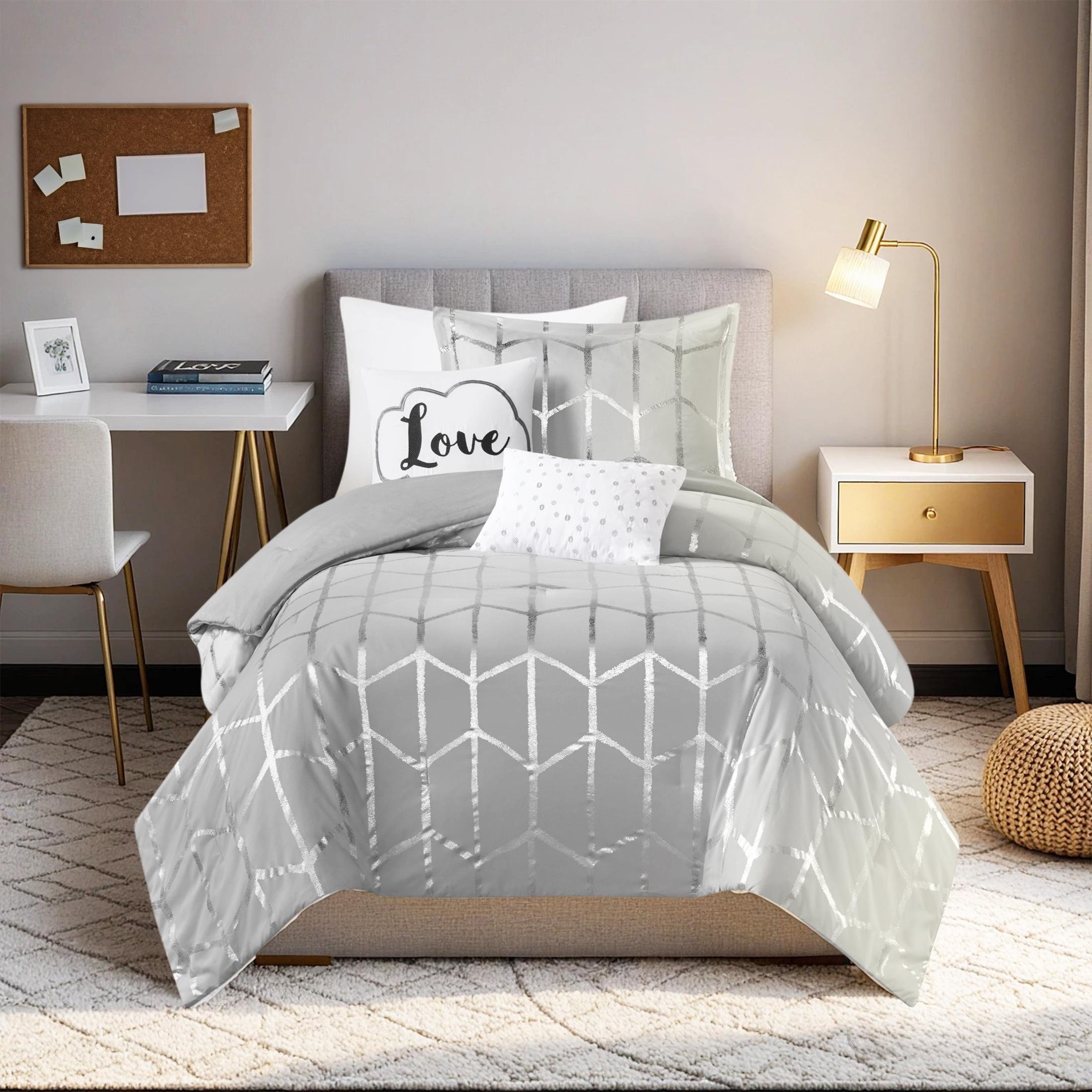 Intelligent Design Raina Metallic Printed Comforter Set