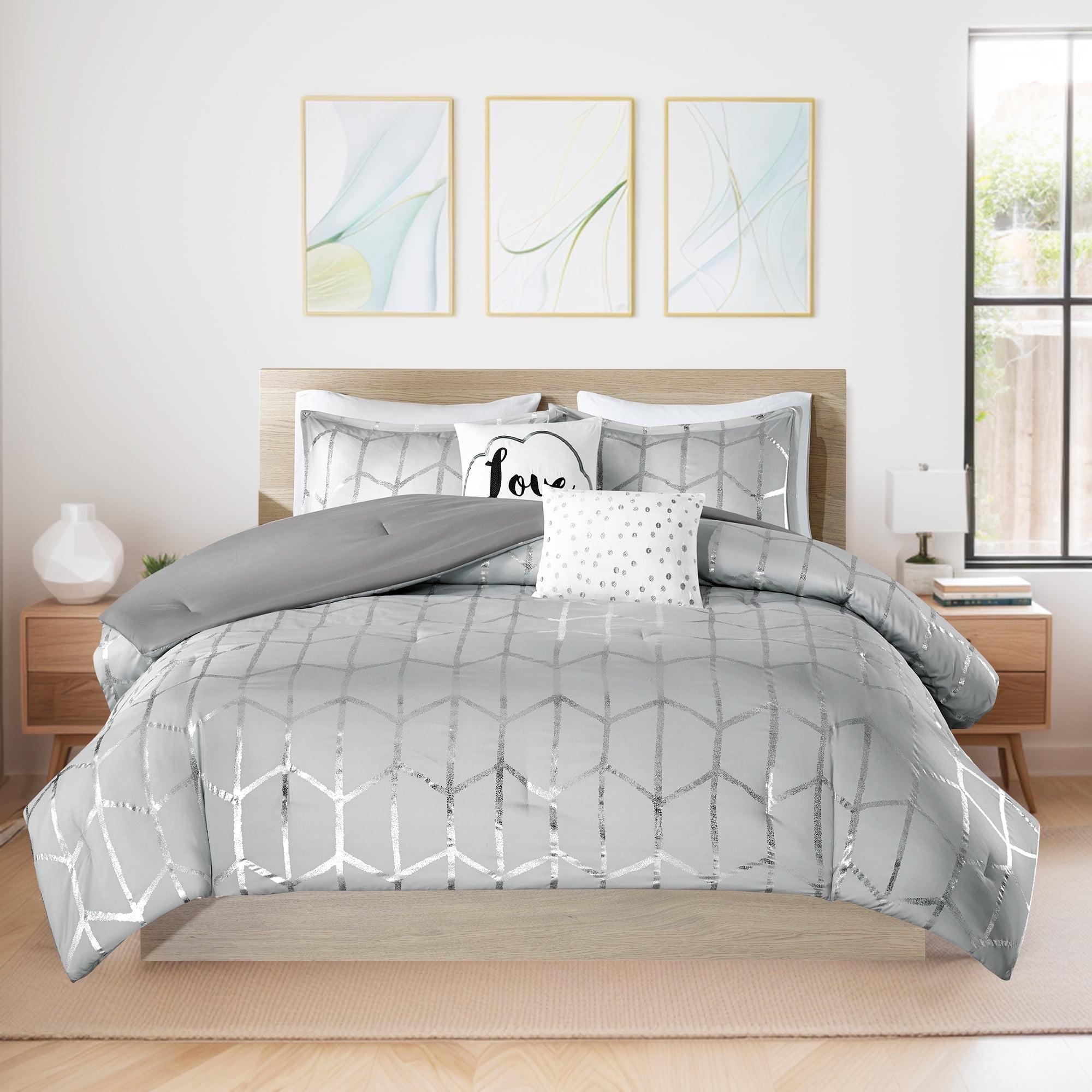 Intelligent Design Raina Metallic Printed Comforter Set