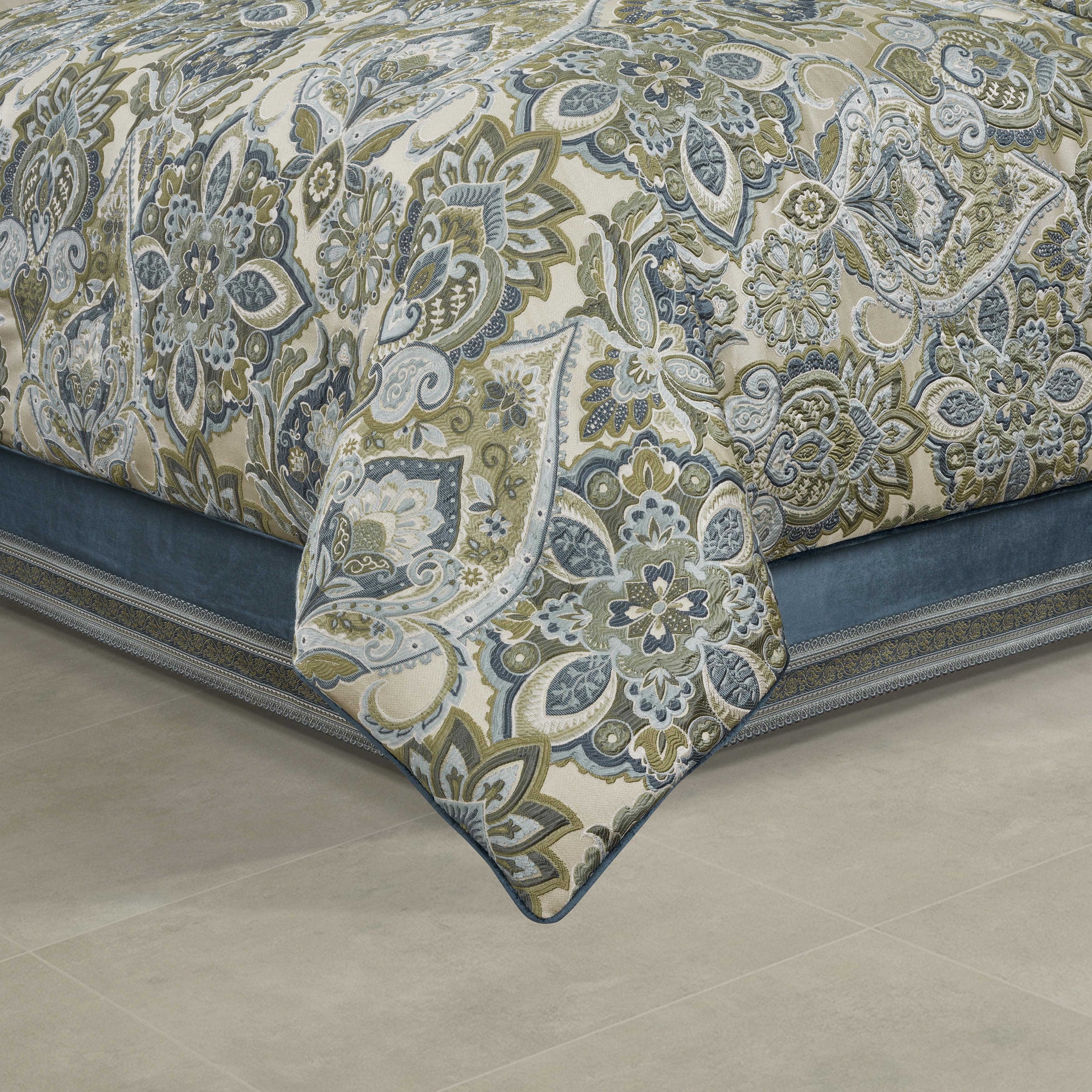 Anzalone Comforter Set