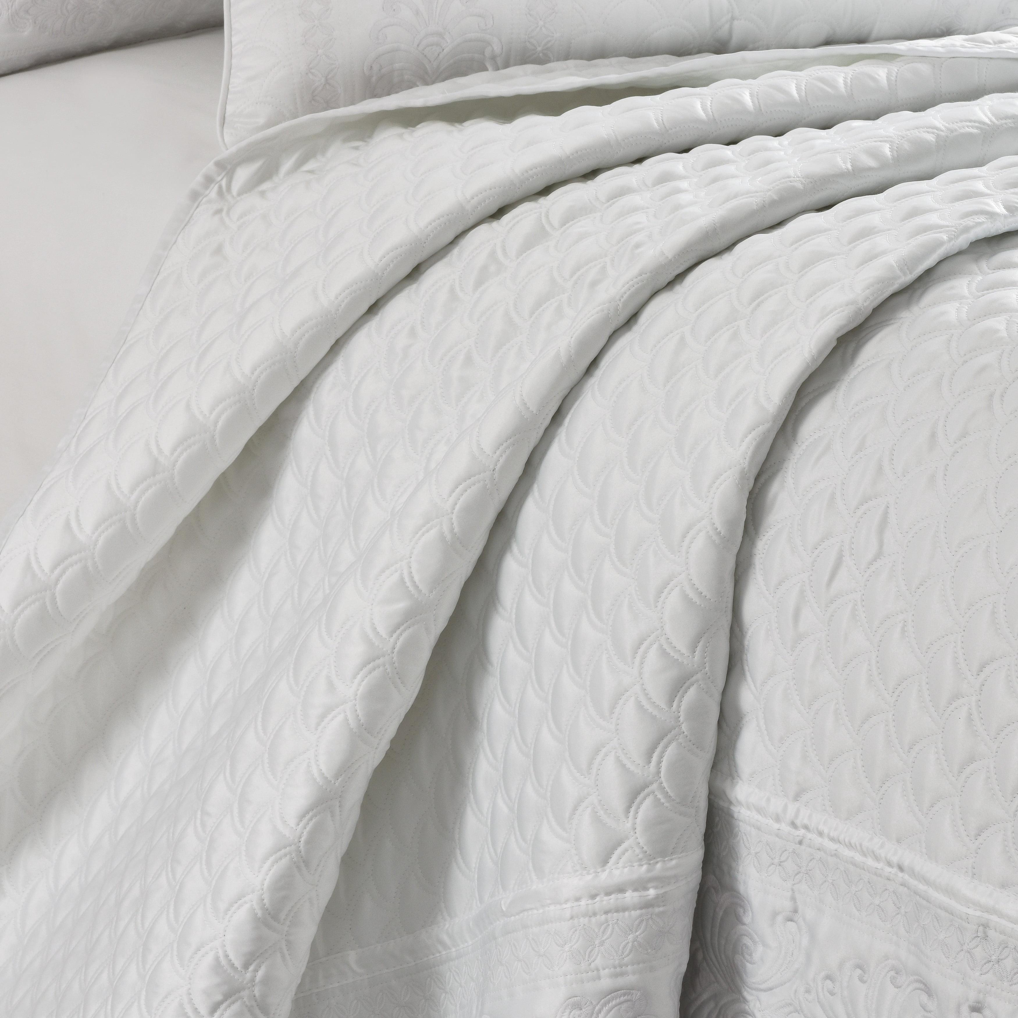 Five Queens Court Lincoln Coverlet & Reviews | Wayfair
